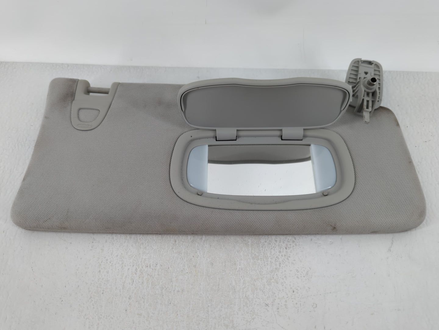 2018 Jeep Compass Sun Visor Shade Replacement Passenger Right Mirror Fits OEM Used Auto Parts - Oemusedautoparts1.com