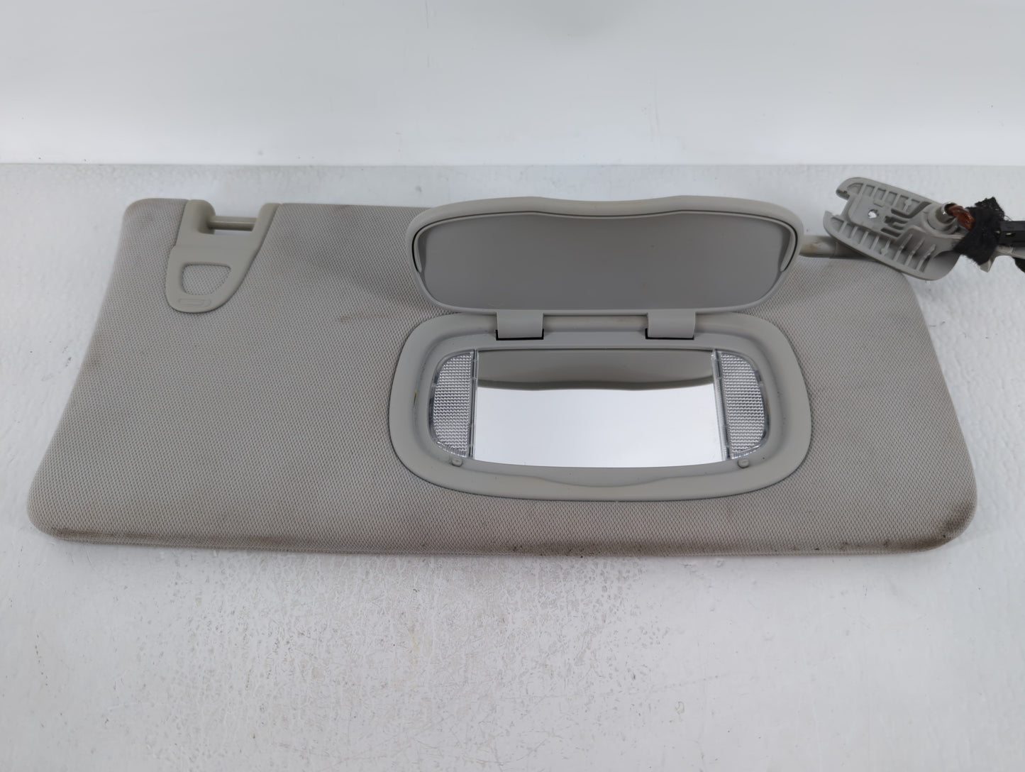 2018 Jeep Compass Sun Visor Shade Replacement Passenger Right Mirror Fits OEM Used Auto Parts - Oemusedautoparts1.com