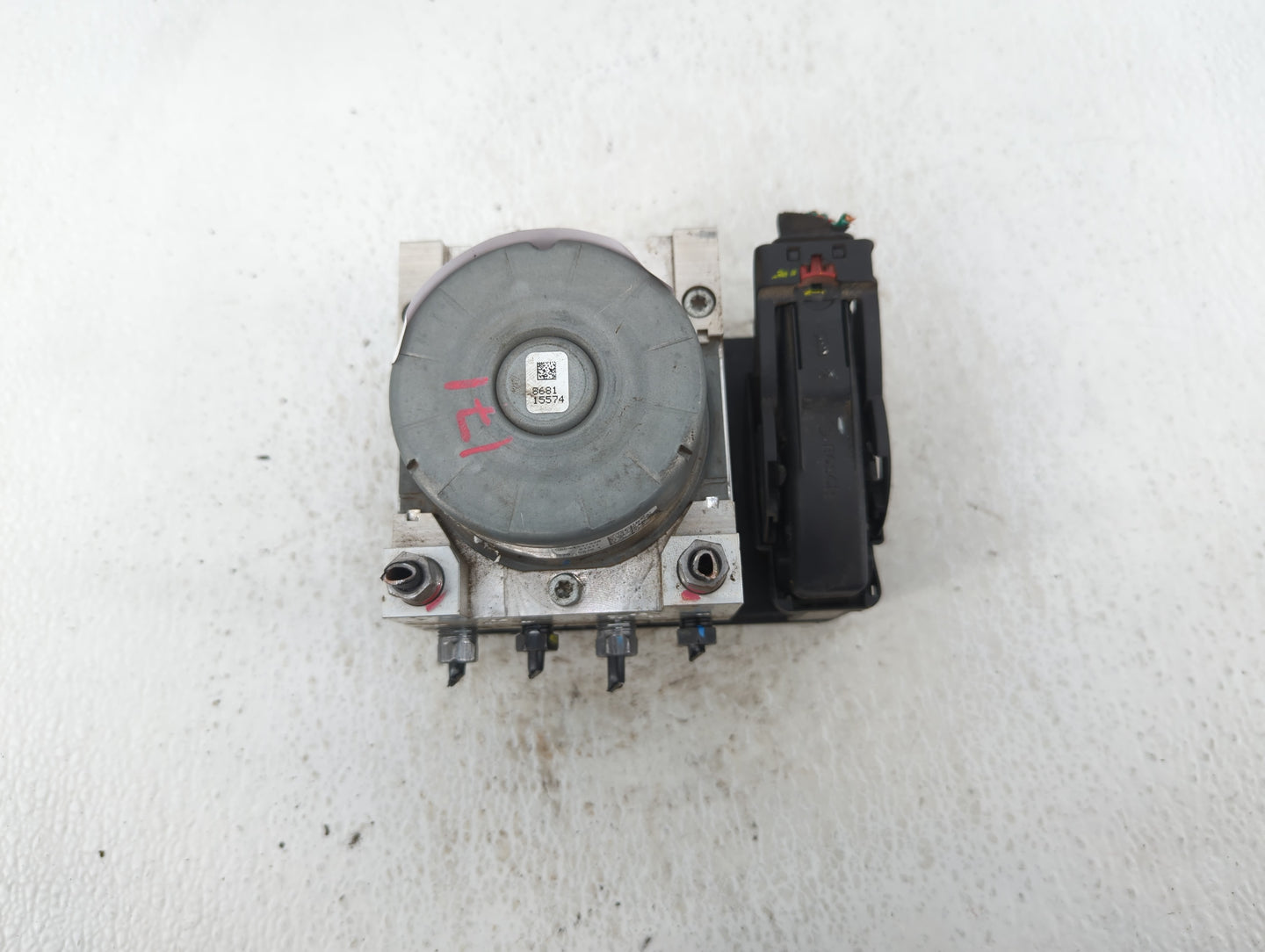 2018 Jeep Compass ABS Pump Control Module Replacement P/N:P04726567AH Fits OEM Used Auto Parts - Oemusedautoparts1.com