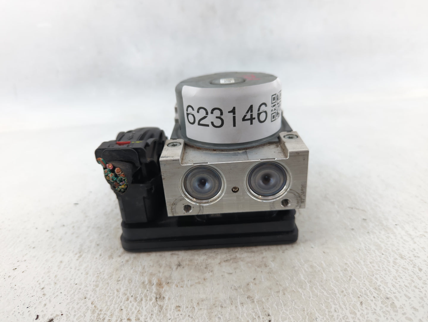 2018 Jeep Compass ABS Pump Control Module Replacement P/N:P04726567AH Fits OEM Used Auto Parts - Oemusedautoparts1.com