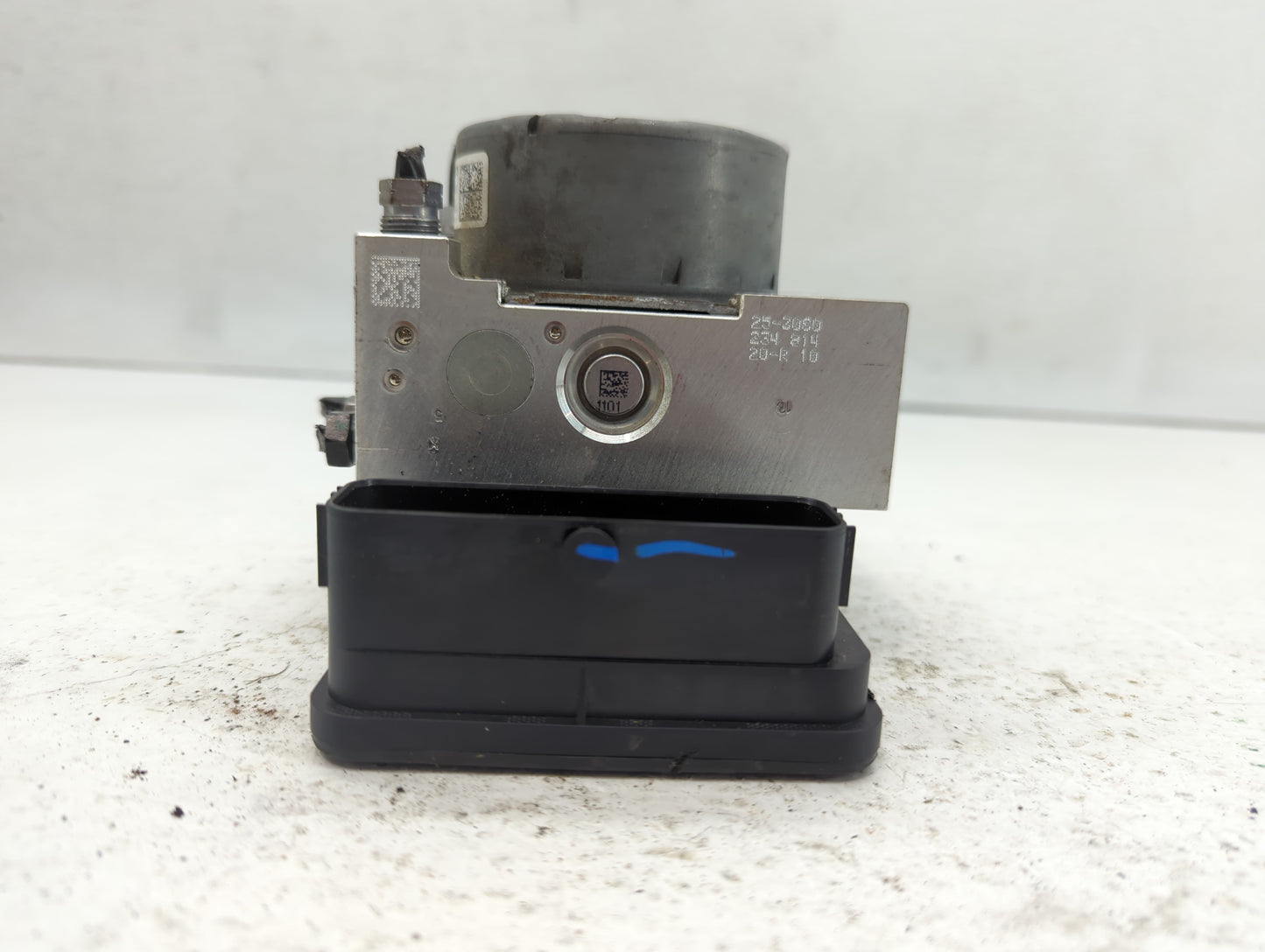 2018 Jeep Compass ABS Pump Control Module Replacement P/N:P04726567AH Fits OEM Used Auto Parts - Oemusedautoparts1.com