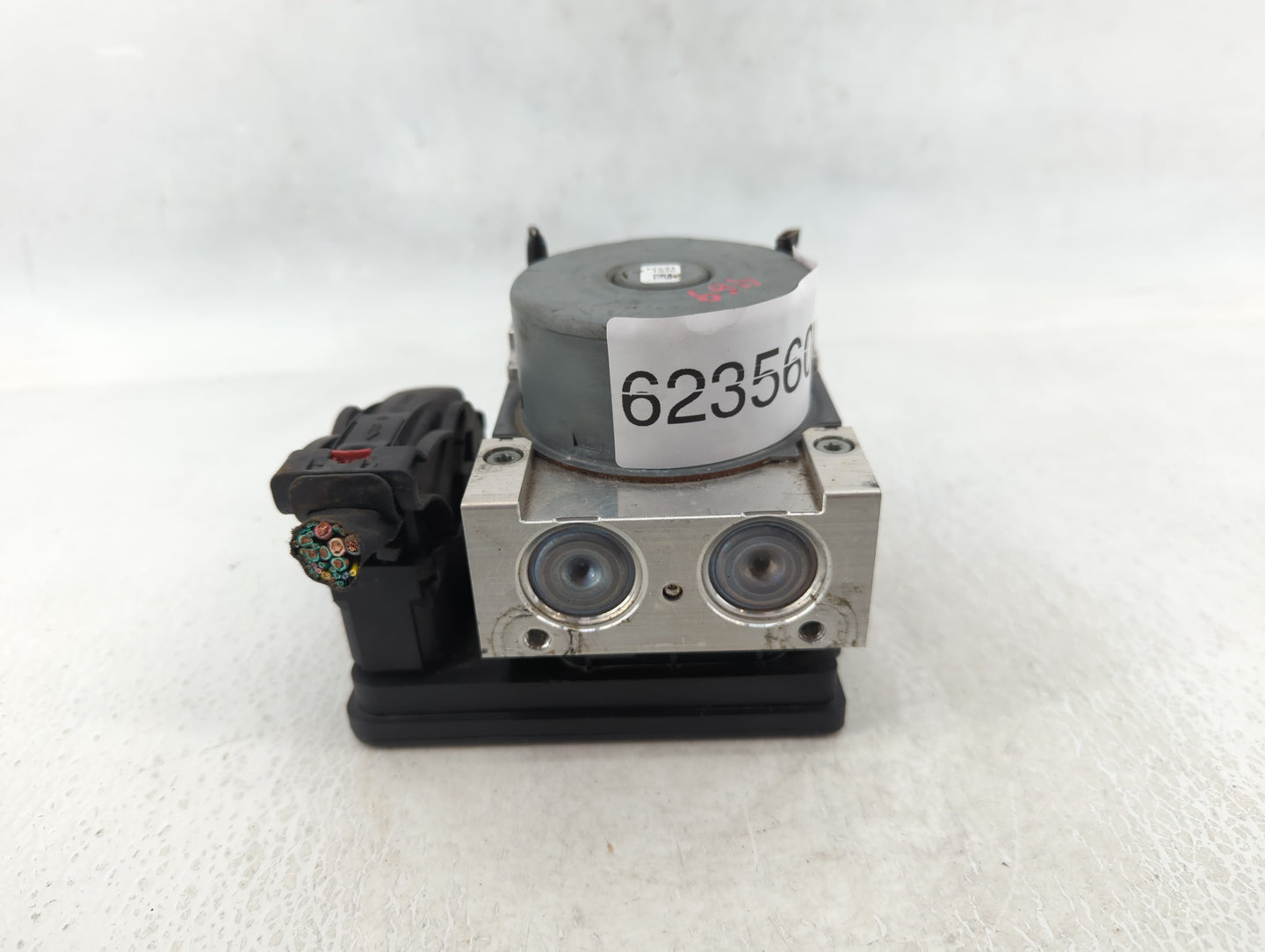 2018 Jeep Compass ABS Pump Control Module Replacement P/N:P04726567AH Fits OEM Used Auto Parts - Oemusedautoparts1.com