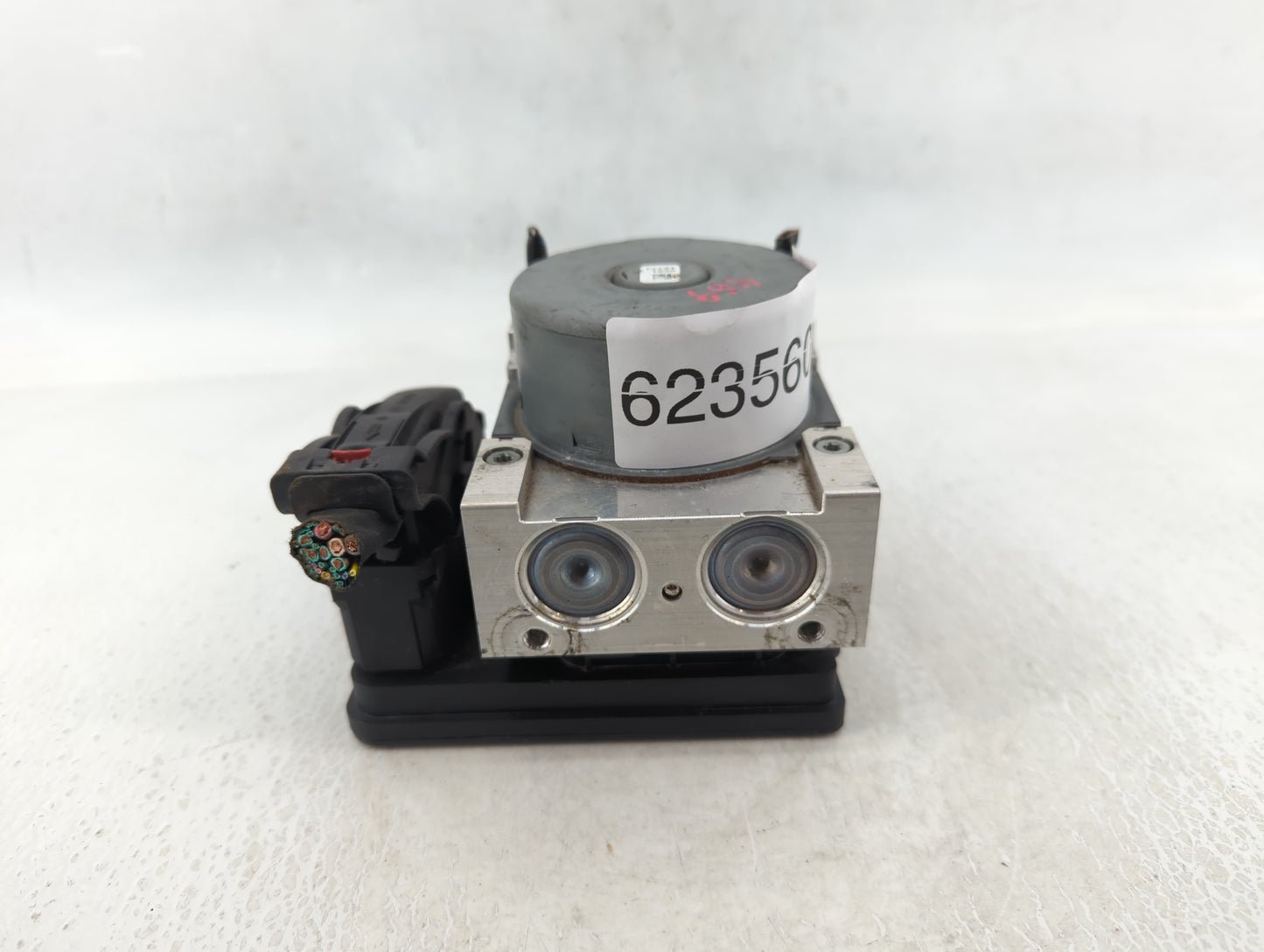 2018 Jeep Compass ABS Pump Control Module Replacement P/N:P04726567AH Fits OEM Used Auto Parts - Oemusedautoparts1.com