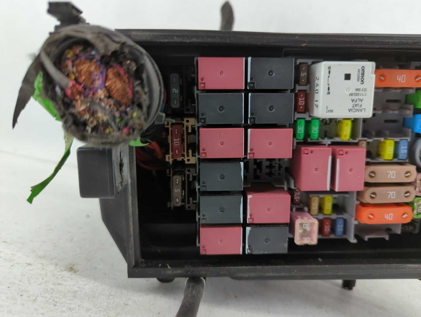 2018 Jeep Compass Fusebox Fuse Box Panel Relay Module P/N:52027004 Fits OEM Used Auto Parts - Oemusedautoparts1.com