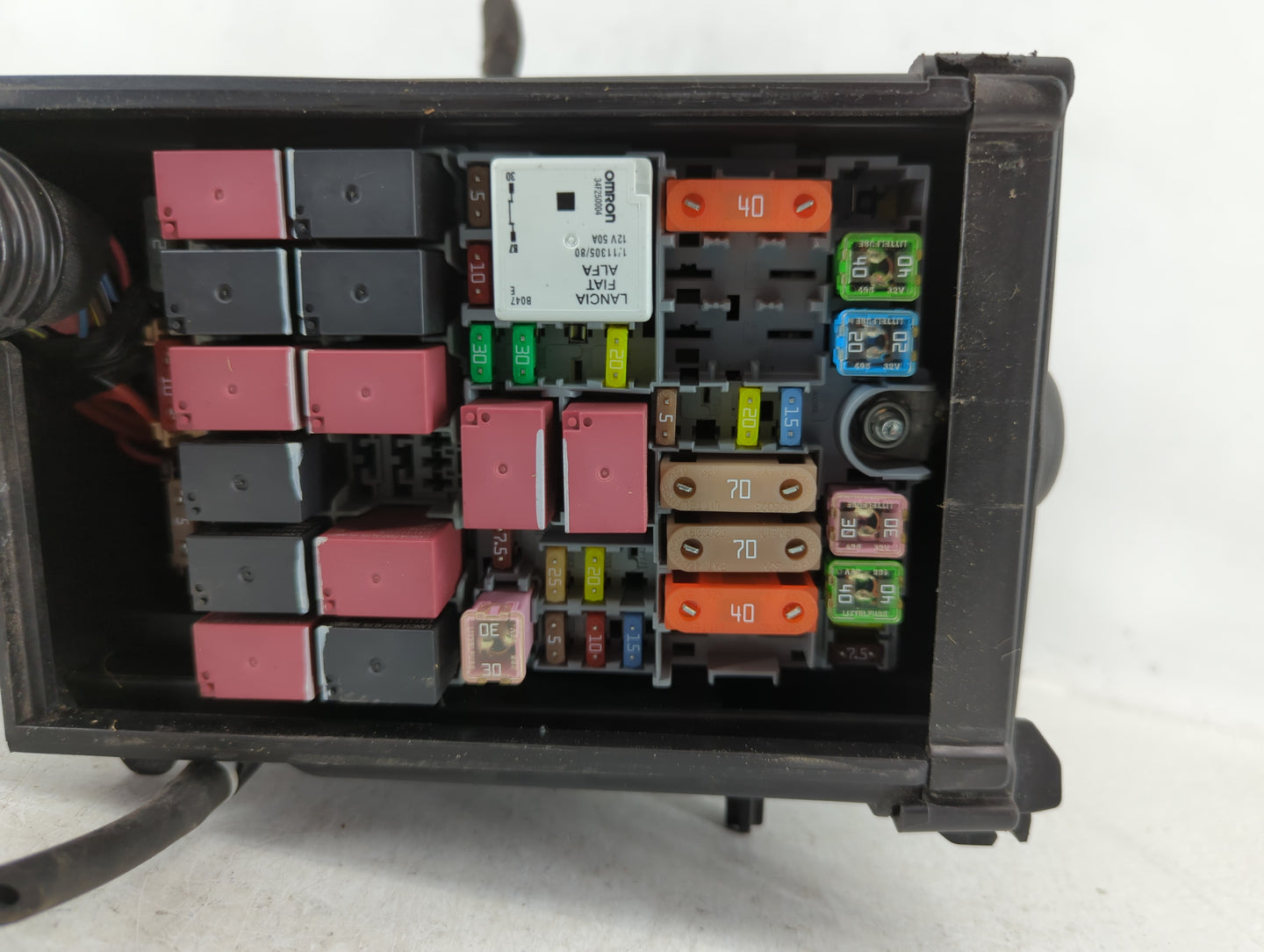 2018 Jeep Compass Fusebox Fuse Box Panel Relay Module P/N:52027004 Fits OEM Used Auto Parts - Oemusedautoparts1.com