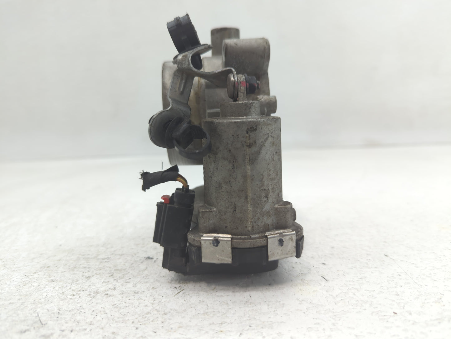 2017-2022 Jeep Compass Throttle Body P/N:04891970AB Fits Fits 2014 2015 2016 2017 2018 2019 2020 2021 2022 OEM Used Auto Par