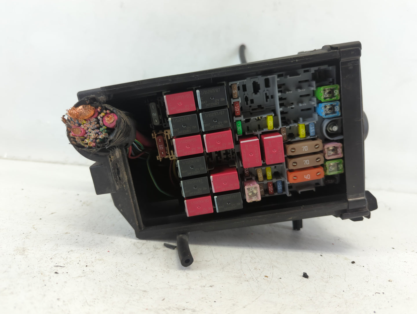 2018 Jeep Compass Fusebox Fuse Box Panel Relay Module P/N:52027004 Fits OEM Used Auto Parts - Oemusedautoparts1.com