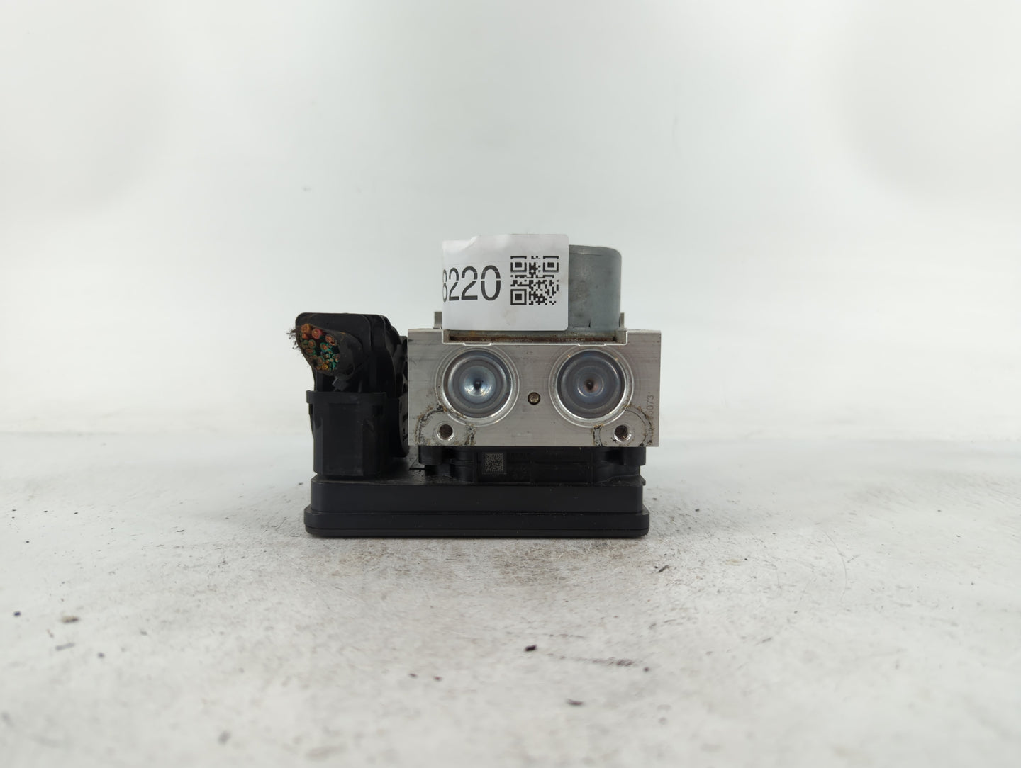 2018 Jeep Compass ABS Pump Control Module Replacement P/N:P04726567A1 Fits OEM Used Auto Parts - Oemusedautoparts1.com