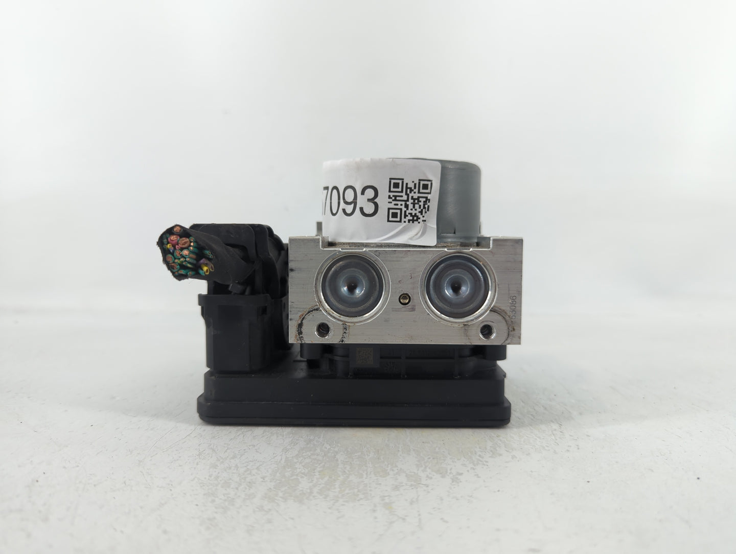 2018 Jeep Compass ABS Pump Control Module Replacement P/N:P04726567AI Fits OEM Used Auto Parts - Oemusedautoparts1.com