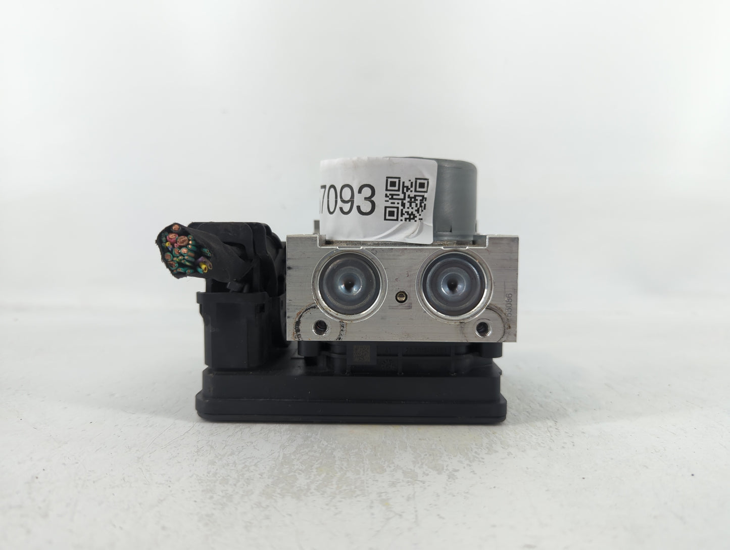 2018 Jeep Compass ABS Pump Control Module Replacement P/N:P04726567AI Fits OEM Used Auto Parts - Oemusedautoparts1.com