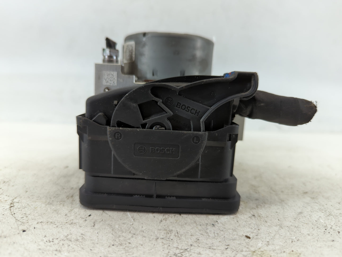 2018 Jeep Compass ABS Pump Control Module Replacement P/N:P04726567AH Fits OEM Used Auto Parts - Oemusedautoparts1.com