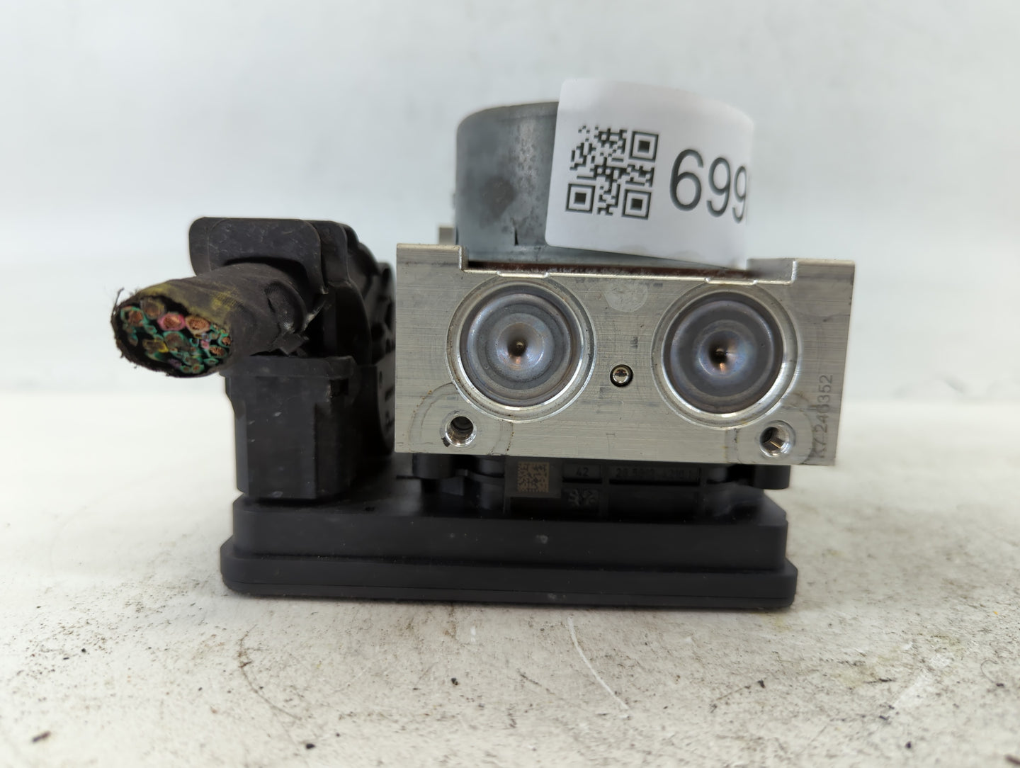 2018 Jeep Compass ABS Pump Control Module Replacement P/N:P04726567AH Fits OEM Used Auto Parts - Oemusedautoparts1.com