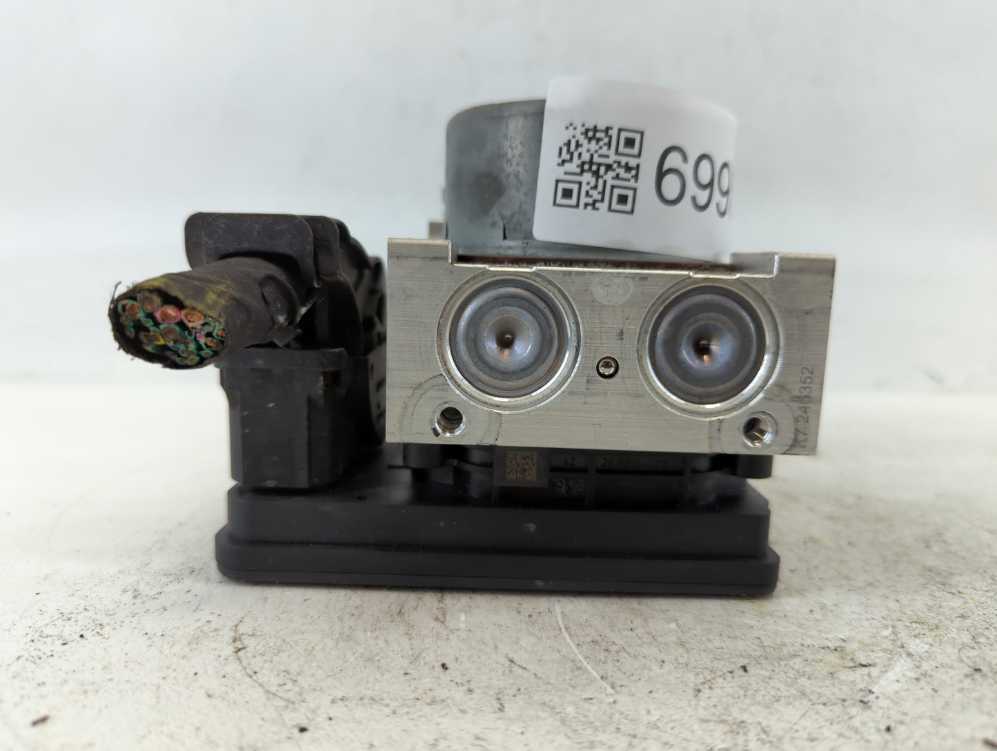 2018 Jeep Compass ABS Pump Control Module Replacement P/N:P04726567AH Fits OEM Used Auto Parts - Oemusedautoparts1.com