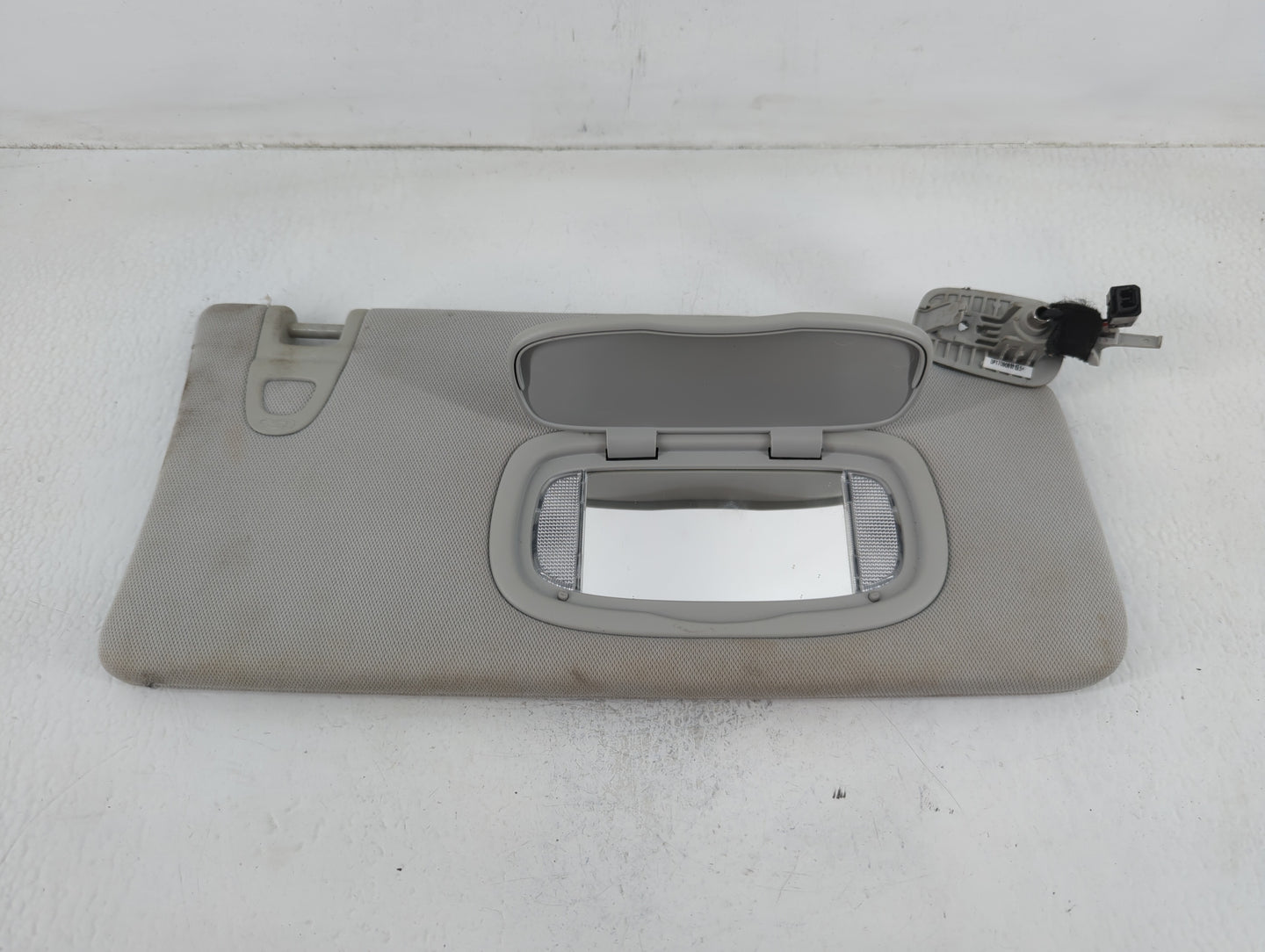 2018 Jeep Compass Sun Visor Shade Replacement Passenger Right Mirror Fits OEM Used Auto Parts - Oemusedautoparts1.com