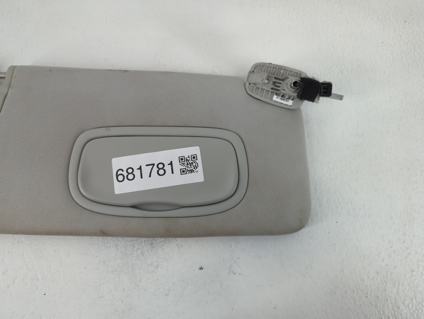 2018 Jeep Compass Sun Visor Shade Replacement Passenger Right Mirror Fits OEM Used Auto Parts - Oemusedautoparts1.com