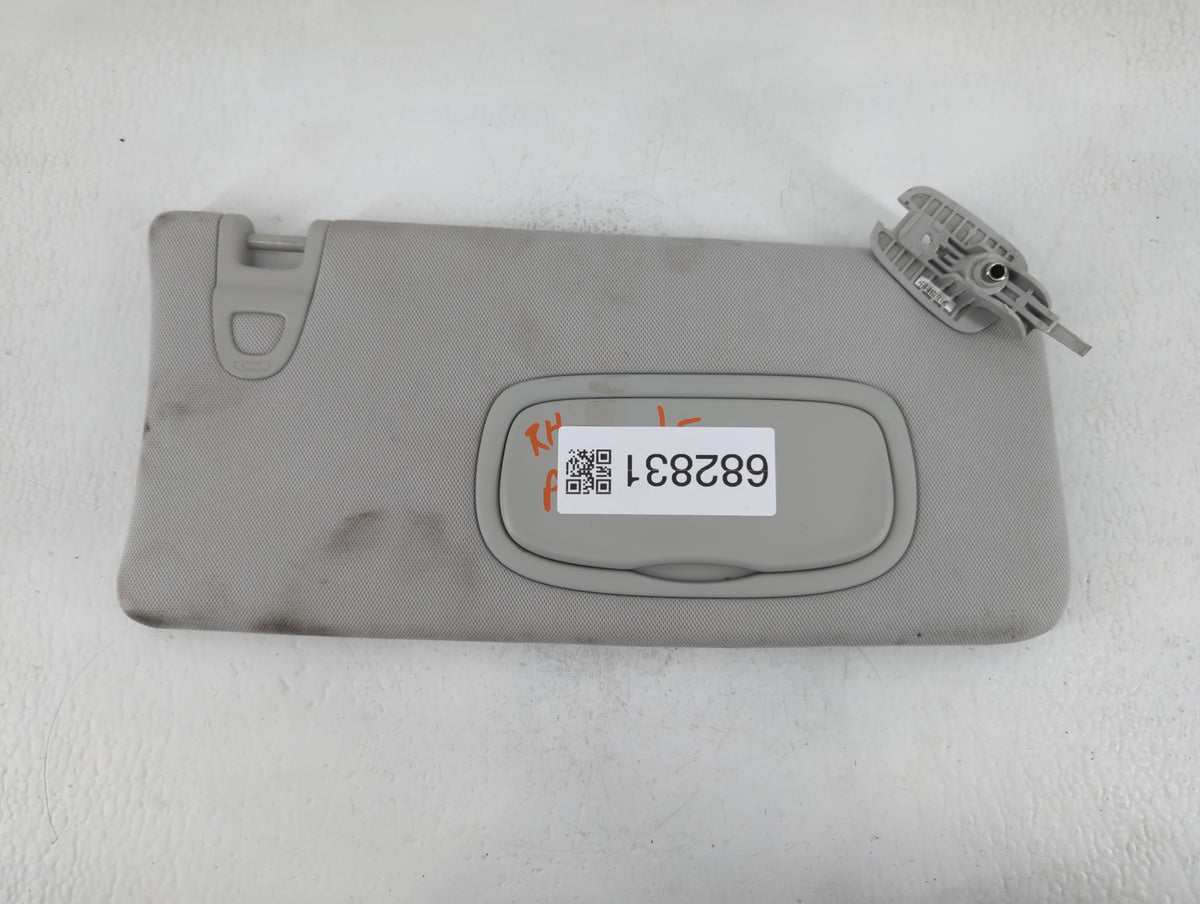 2017-2018 Jeep Compass Sun Visor Shade Replacement Passenger Right Mirror Fits Fits 2017 2018 OEM Used Auto Parts - Oemuseda