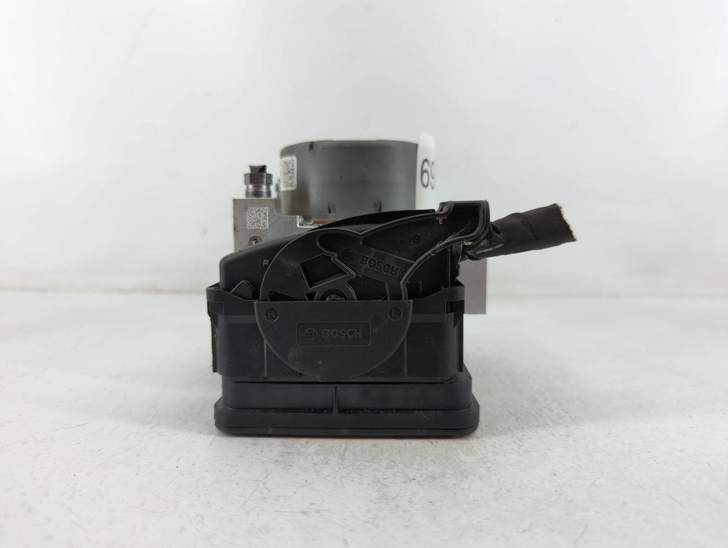 2018 Jeep Compass ABS Pump Control Module Replacement P/N:P04726567AI Fits OEM Used Auto Parts - Oemusedautoparts1.com