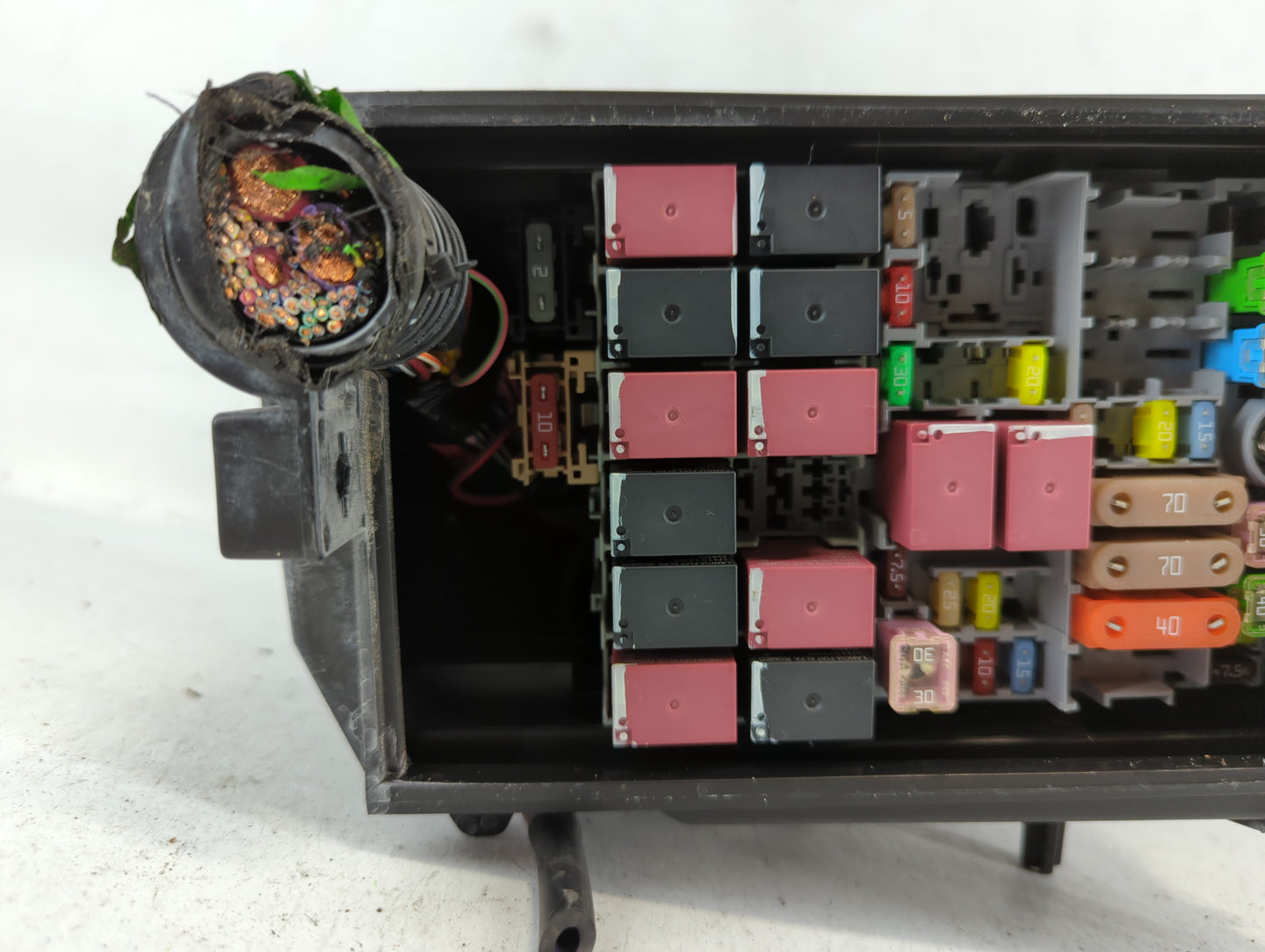 2018 Jeep Compass Fusebox Fuse Box Panel Relay Module P/N:52027004 Fits OEM Used Auto Parts - Oemusedautoparts1.com