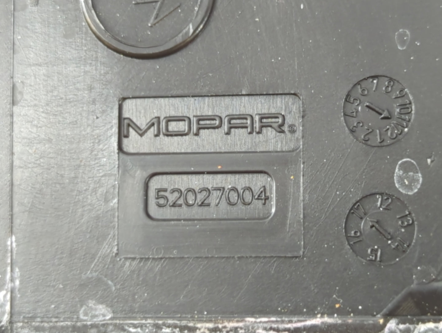 2018 Jeep Compass Fusebox Fuse Box Panel Relay Module P/N:52027004 Fits OEM Used Auto Parts - Oemusedautoparts1.com