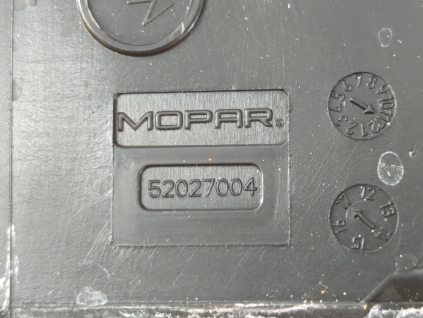 2018 Jeep Compass Fusebox Fuse Box Panel Relay Module P/N:52027004 Fits OEM Used Auto Parts - Oemusedautoparts1.com