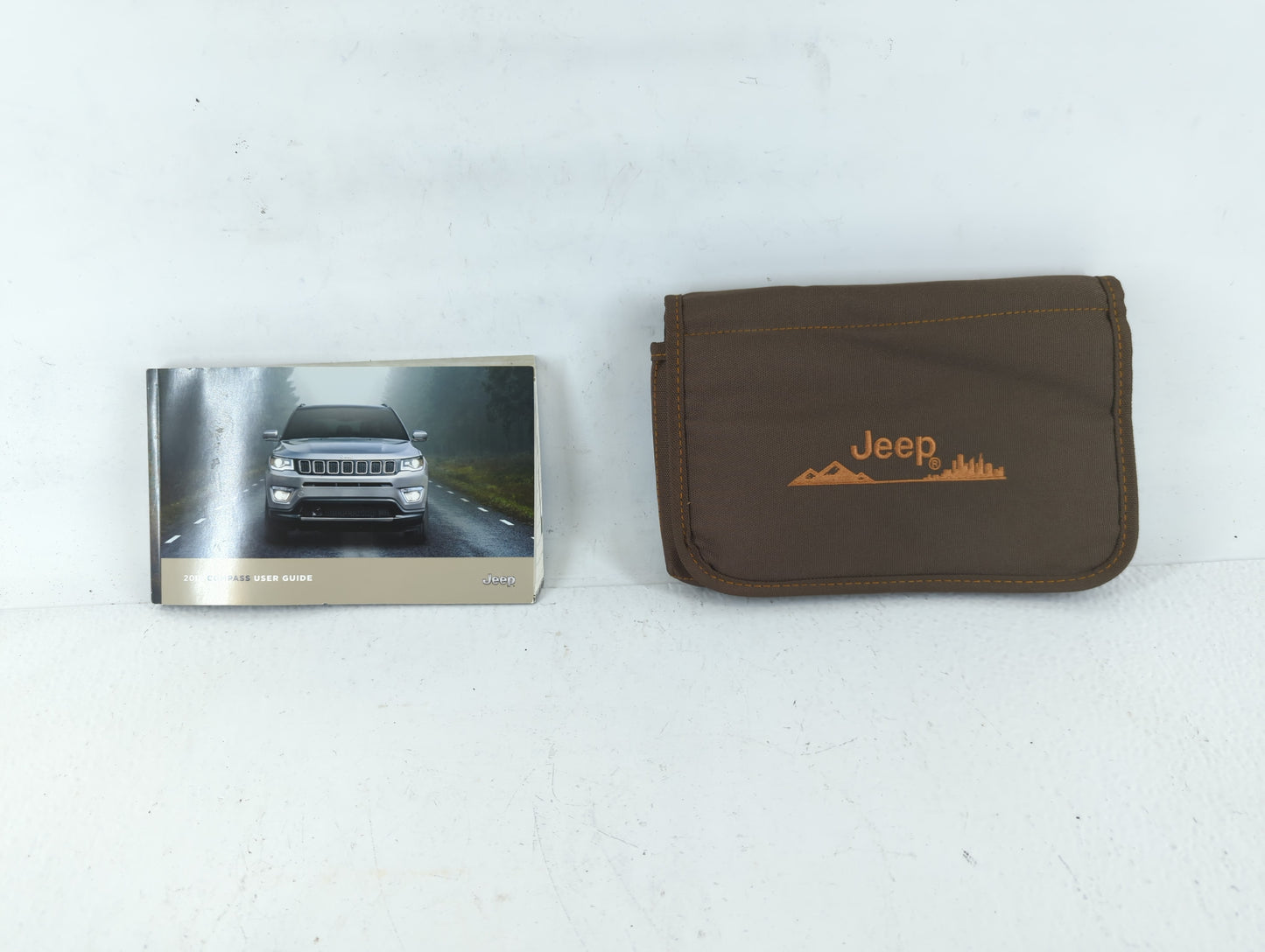 2018 Jeep Compass Owners Manual Book Guide P/N:18MP-926-AA OEM Used Auto Parts - Oemusedautoparts1.com