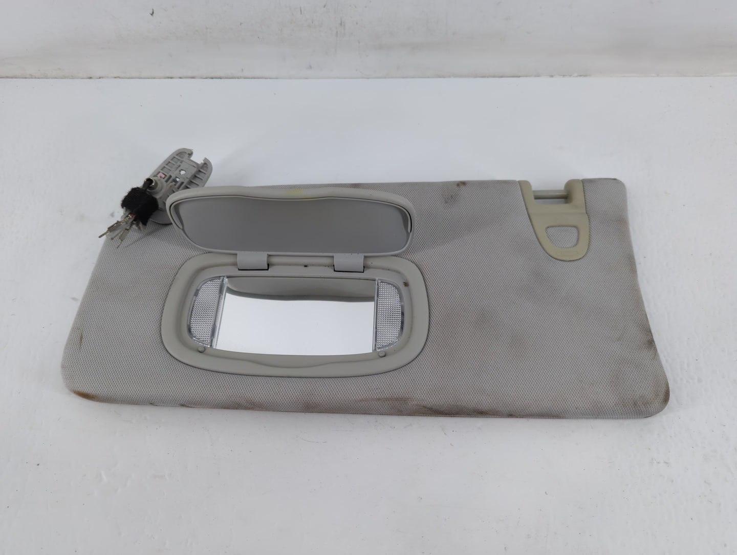 2018 Jeep Compass Sun Visor Shade Replacement Passenger Right Mirror Fits OEM Used Auto Parts - Oemusedautoparts1.com