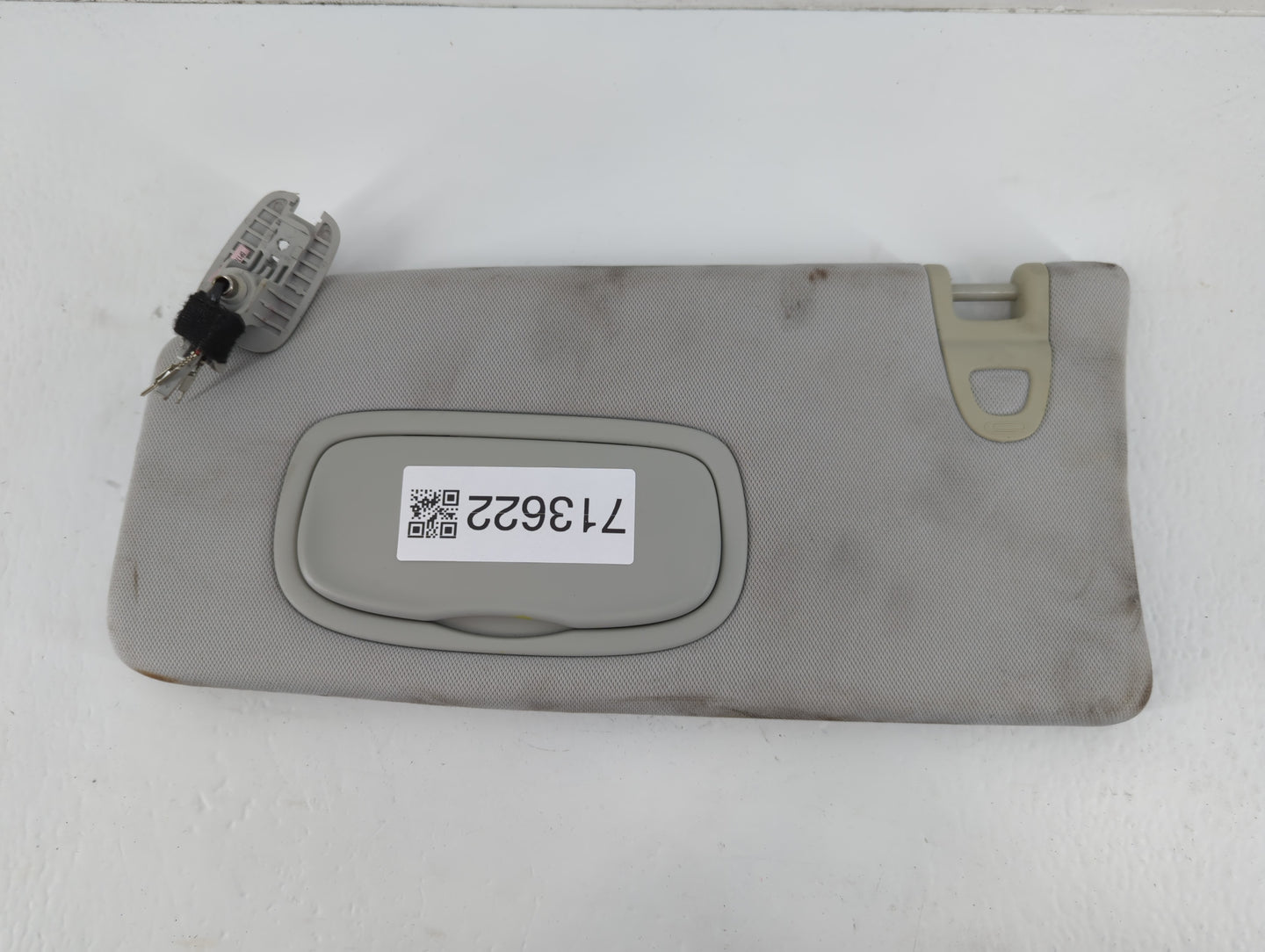 2018 Jeep Compass Sun Visor Shade Replacement Passenger Right Mirror Fits OEM Used Auto Parts - Oemusedautoparts1.com