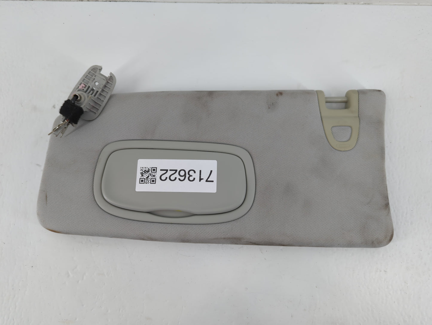 2018 Jeep Compass Sun Visor Shade Replacement Passenger Right Mirror Fits OEM Used Auto Parts - Oemusedautoparts1.com