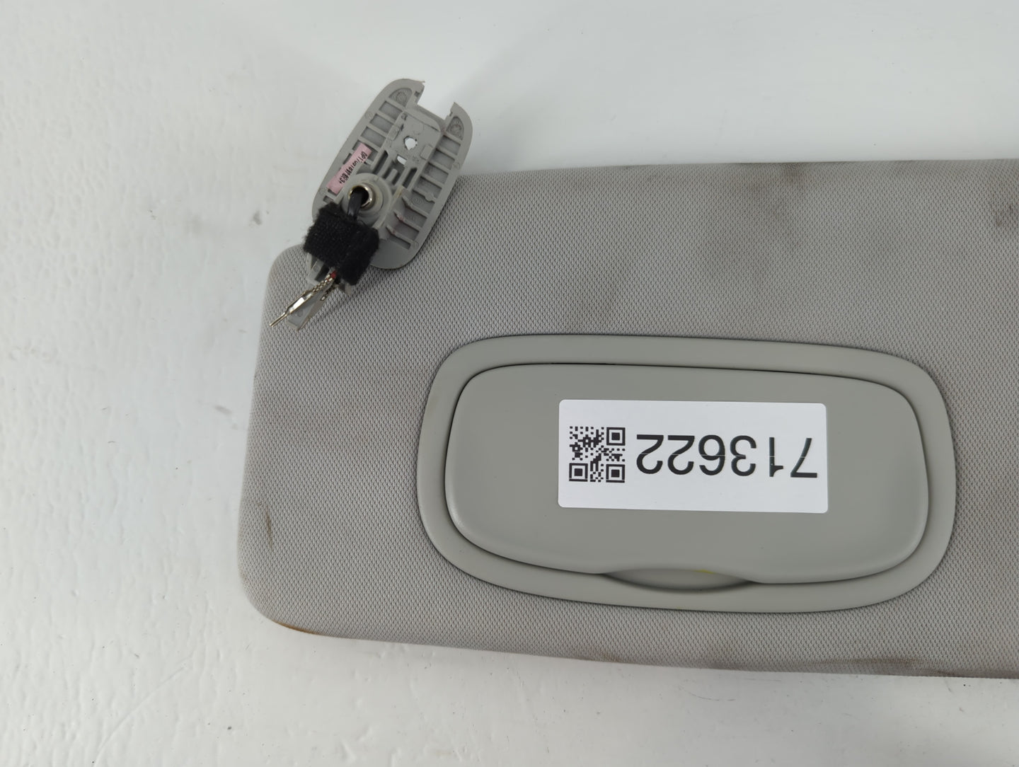 2018 Jeep Compass Sun Visor Shade Replacement Passenger Right Mirror Fits OEM Used Auto Parts - Oemusedautoparts1.com