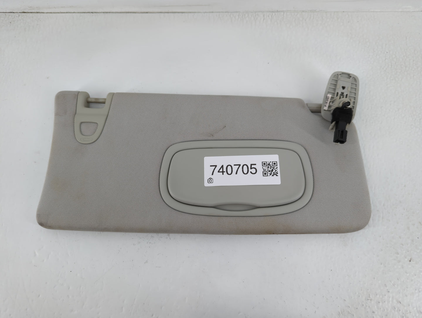 2018 Jeep Compass Sun Visor Shade Replacement Passenger Right Mirror Fits OEM Used Auto Parts - Oemusedautoparts1.com