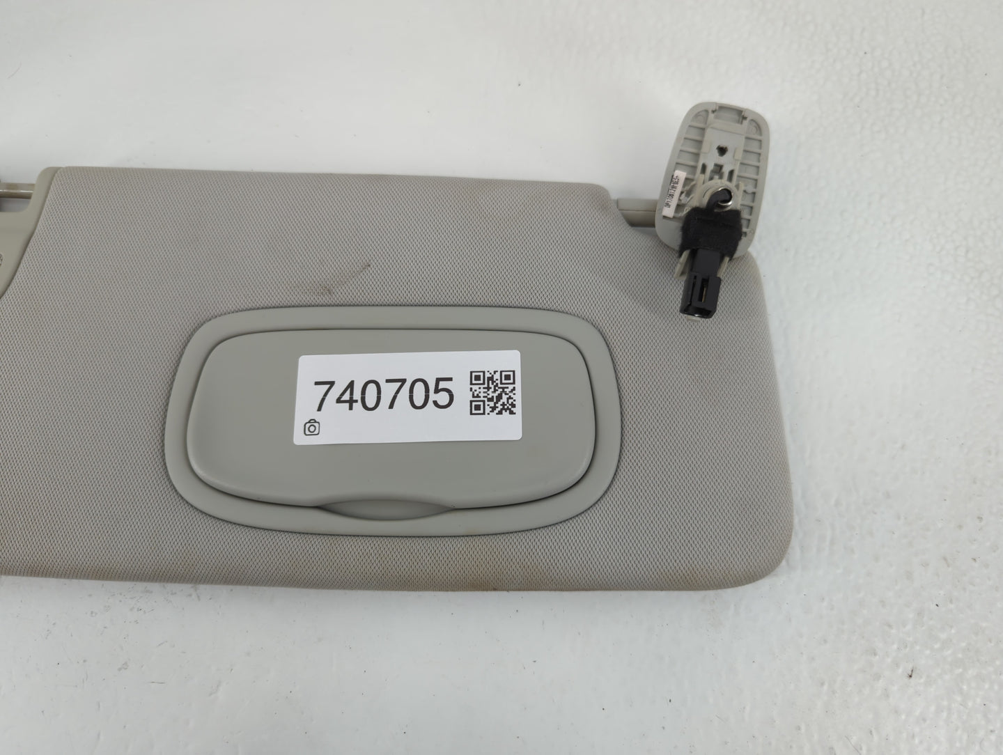 2018 Jeep Compass Sun Visor Shade Replacement Passenger Right Mirror Fits OEM Used Auto Parts - Oemusedautoparts1.com