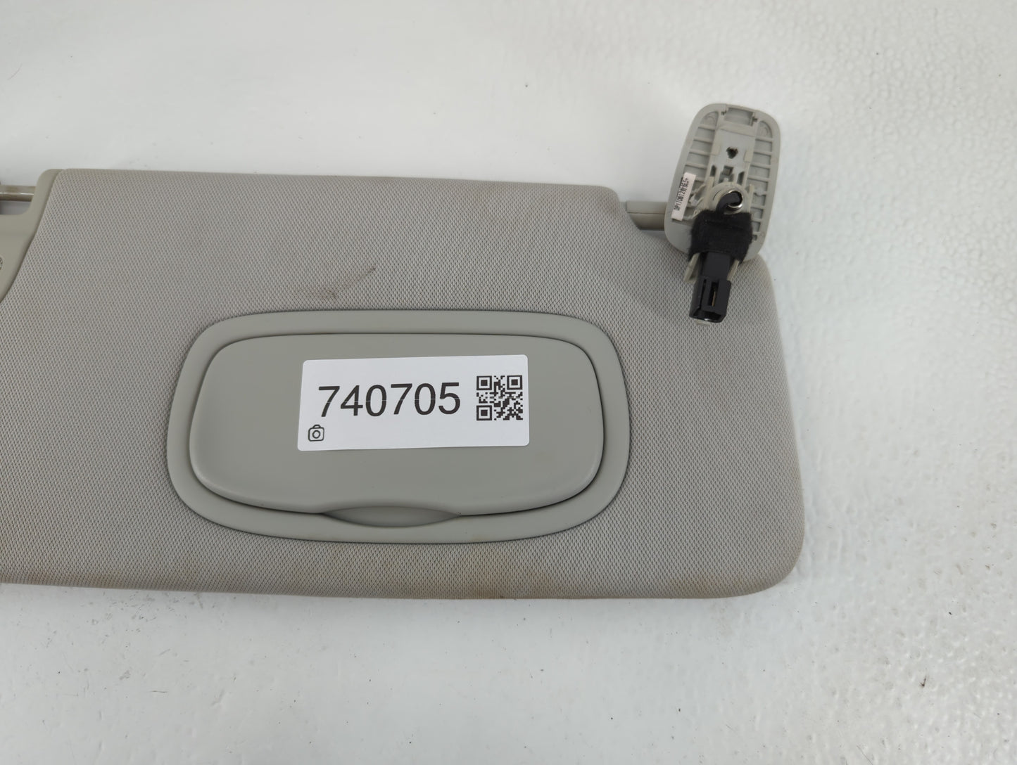 2018 Jeep Compass Sun Visor Shade Replacement Passenger Right Mirror Fits OEM Used Auto Parts - Oemusedautoparts1.com