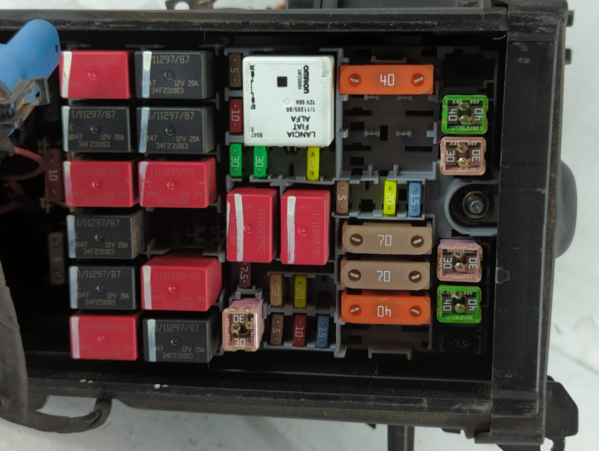 2017-2018 Jeep Compass Fusebox Fuse Box Panel Relay Module P/N:52027004 Fits Fits 2017 2018 OEM Used Auto Parts - Oemusedaut