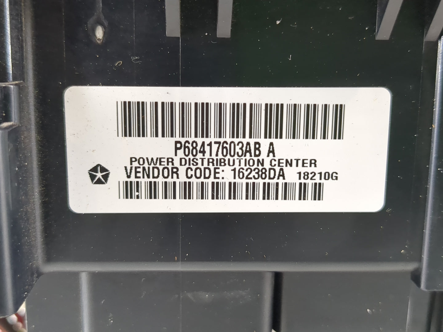 2018 Jeep Grand Cherokee Fusebox Fuse Box Panel Relay Module P/N:P68417603AB Fits OEM Used Auto Parts - Oemusedautoparts1.co