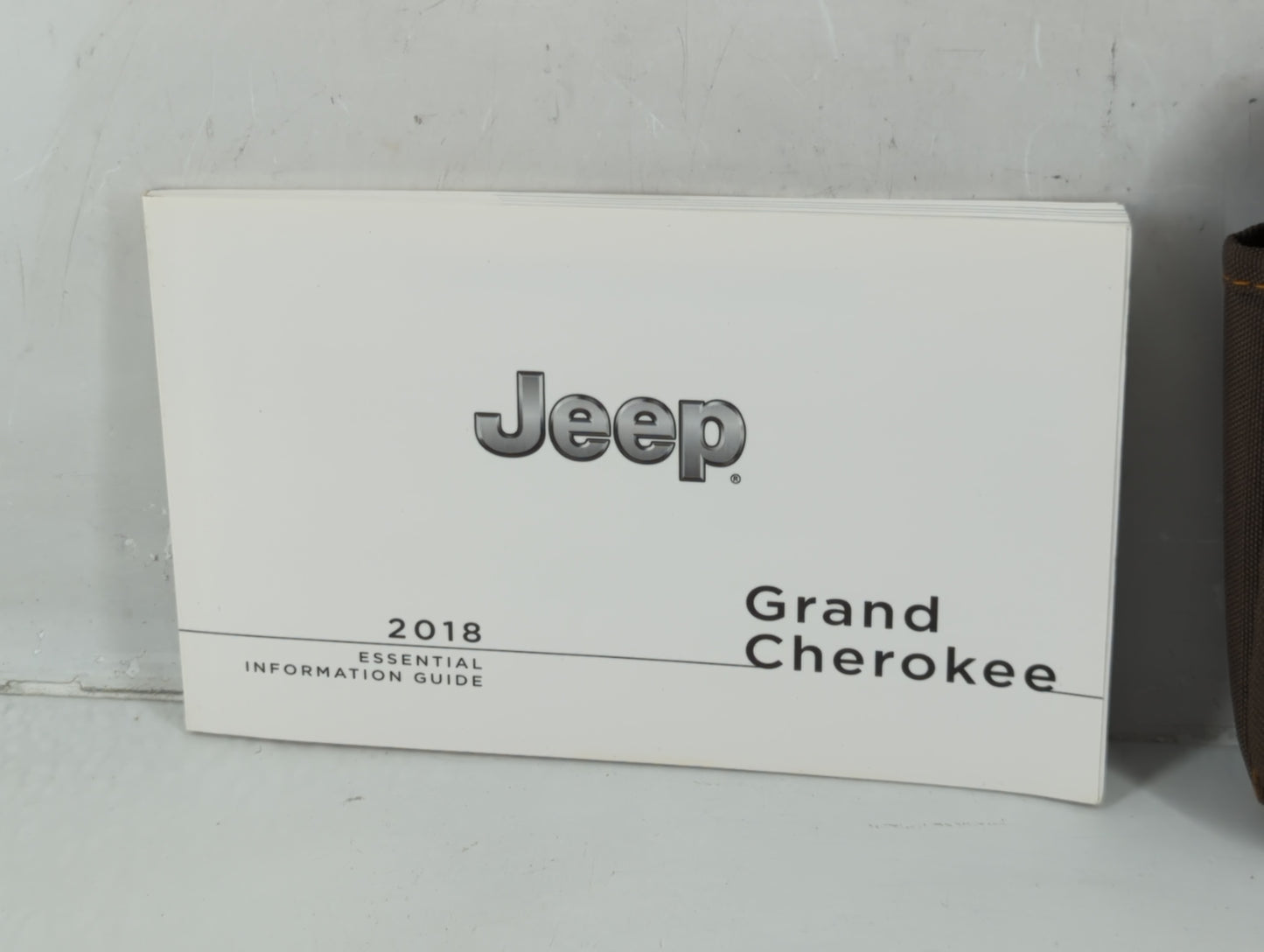 2018 Jeep Grand Cherokee Owners Manual Book Guide P/N:18WK-EIG-AA OEM Used Auto Parts - Oemusedautoparts1.com