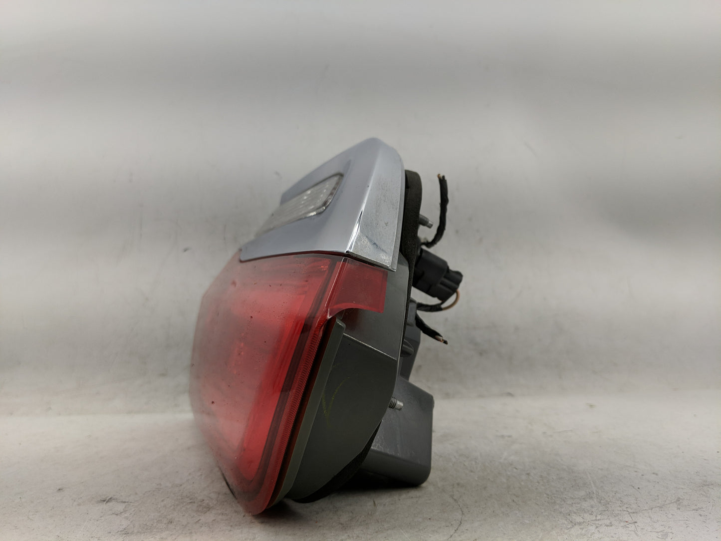 2015-2021 Jeep Grand Cherokee Tail Light Assembly Driver Left OEM Fits Fits 2015 2016 2017 2018 2019 2020 2021 OEM Used Auto