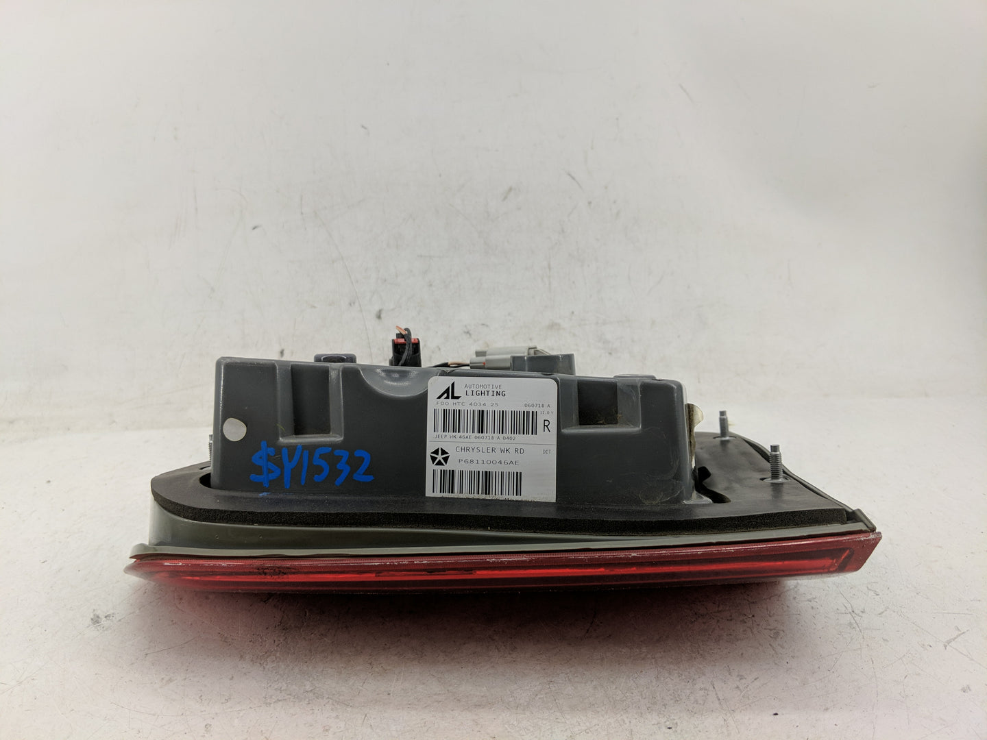 2015-2021 Jeep Grand Cherokee Tail Light Assembly Driver Left OEM Fits Fits 2015 2016 2017 2018 2019 2020 2021 OEM Used Auto