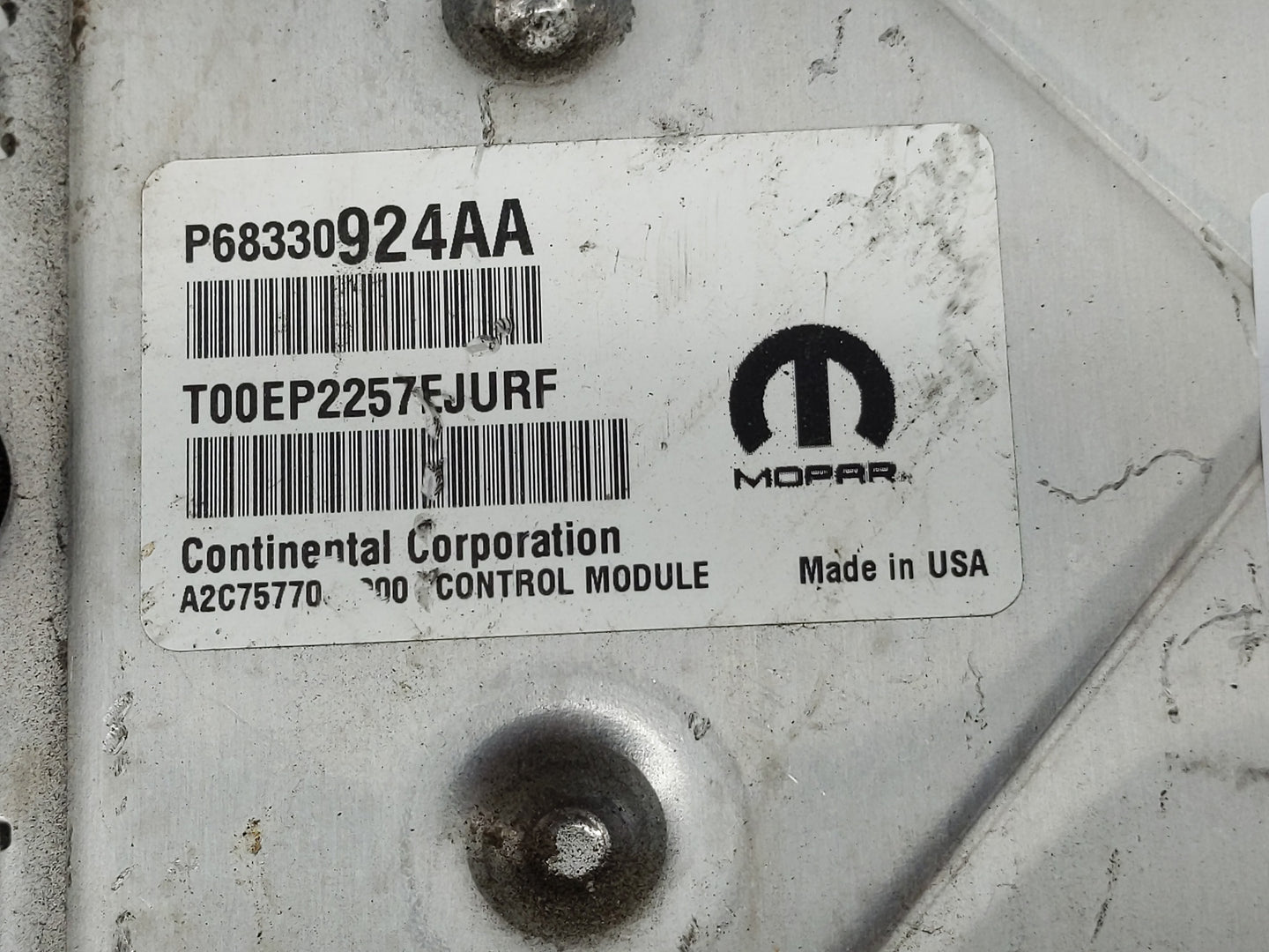 2018-2019 Jeep Grand Cherokee PCM Engine Control Computer ECU ECM PCU OEM P/N:P68330924AA Fits Fits 2018 2019 OEM Used Auto 