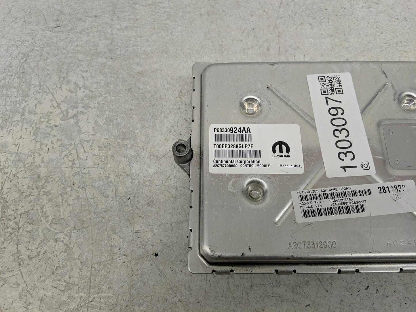 2018-2019 Jeep Grand Cherokee PCM Engine Control Computer ECU ECM PCU OEM P/N:P68330924AA Fits Fits 2018 2019 OEM Used Auto 