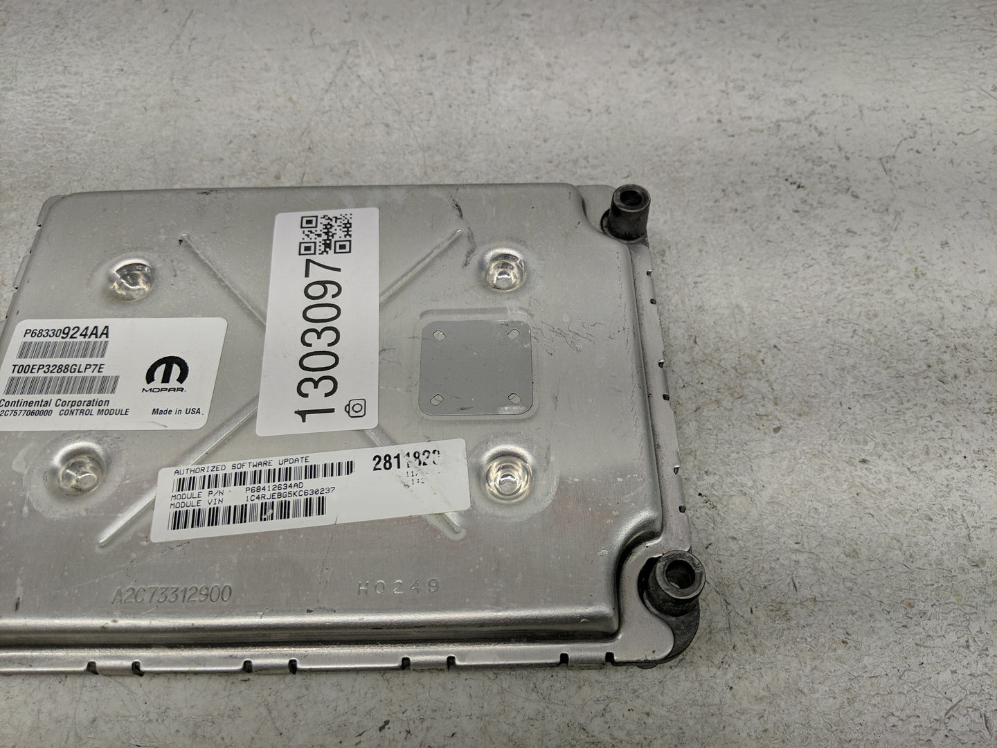 2018-2019 Jeep Grand Cherokee PCM Engine Control Computer ECU ECM PCU OEM P/N:P68330924AA Fits Fits 2018 2019 OEM Used Auto 