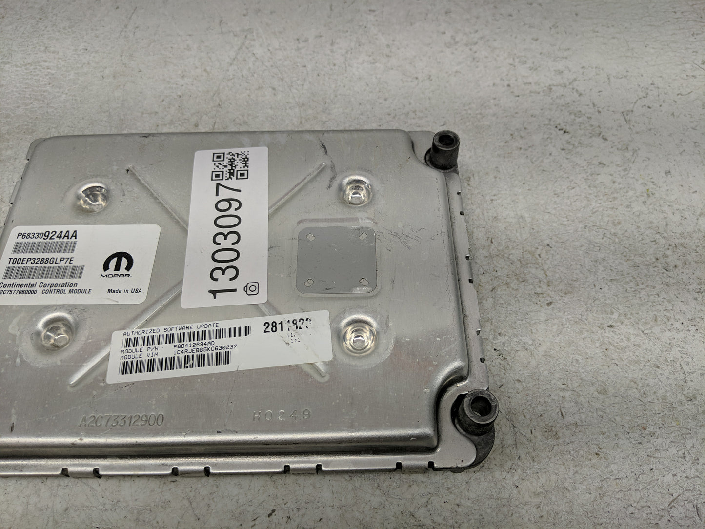 2018-2019 Jeep Grand Cherokee PCM Engine Control Computer ECU ECM PCU OEM P/N:P68330924AA Fits Fits 2018 2019 OEM Used Auto 