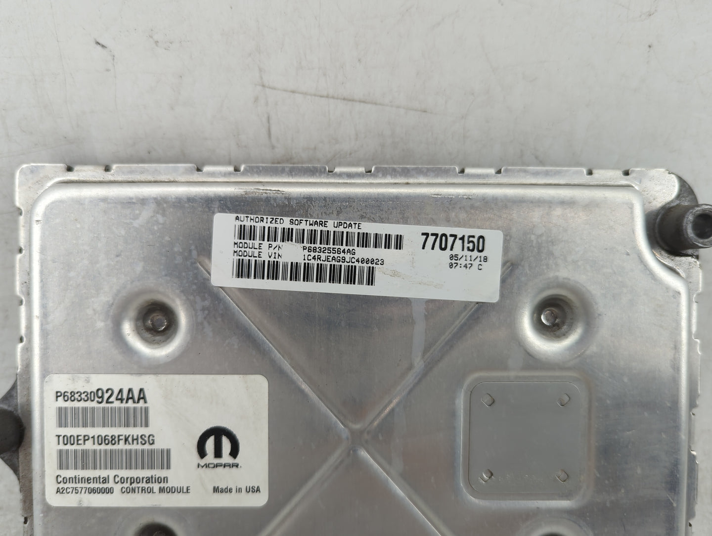 2018-2019 Jeep Grand Cherokee PCM Engine Control Computer ECU ECM PCU OEM P/N:P68330924AA Fits Fits 2018 2019 OEM Used Auto 