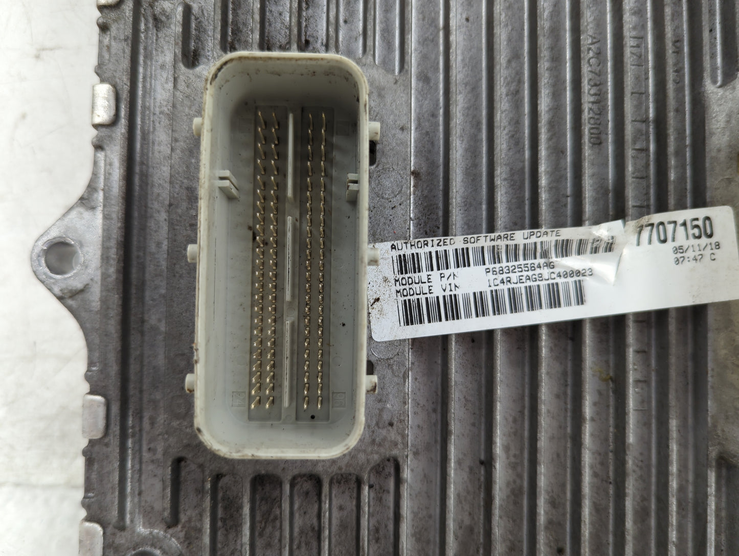 2018-2019 Jeep Grand Cherokee PCM Engine Control Computer ECU ECM PCU OEM P/N:P68330924AA Fits Fits 2018 2019 OEM Used Auto 