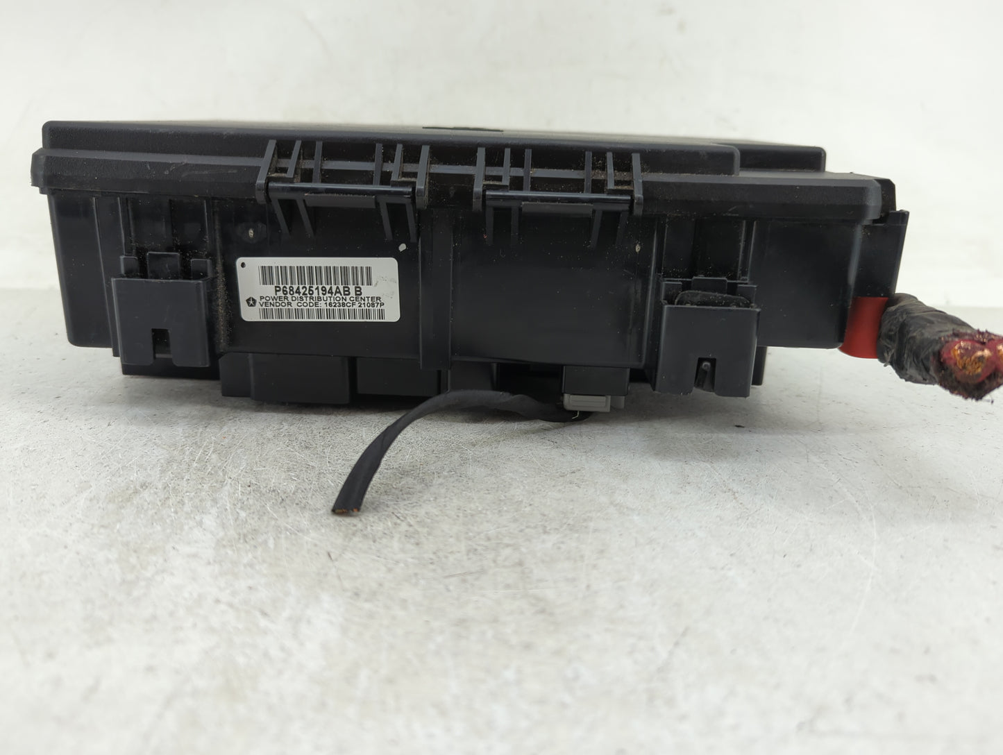 2018 Jeep Grand Cherokee Fusebox Fuse Box Panel Relay Module P/N:68425194AB Fits OEM Used Auto Parts - Oemusedautoparts1.com