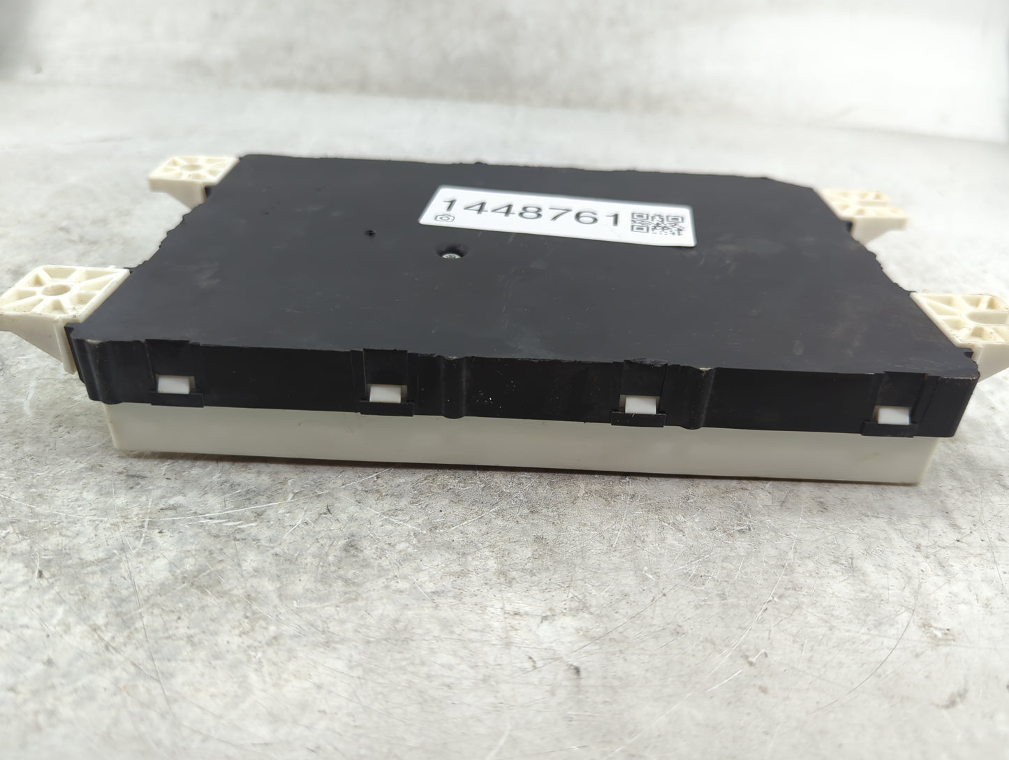 2018 Jeep Grand Cherokee Body Control Module Bcm Inner Cabin Fuse Box - Oemusedautoparts1.com