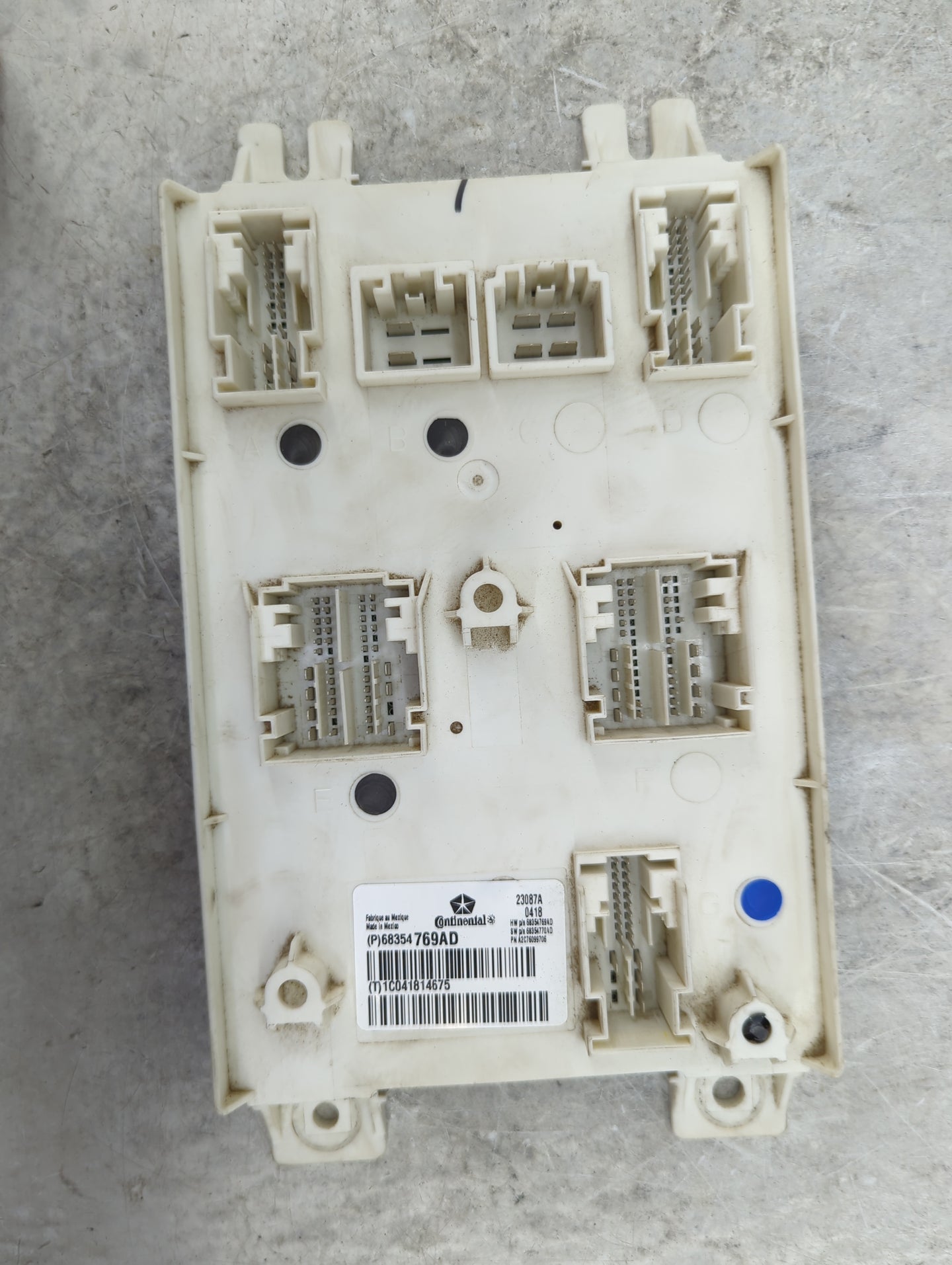 2018 Jeep Grand Cherokee Body Control Module Bcm Inner Cabin Fuse Box - Oemusedautoparts1.com