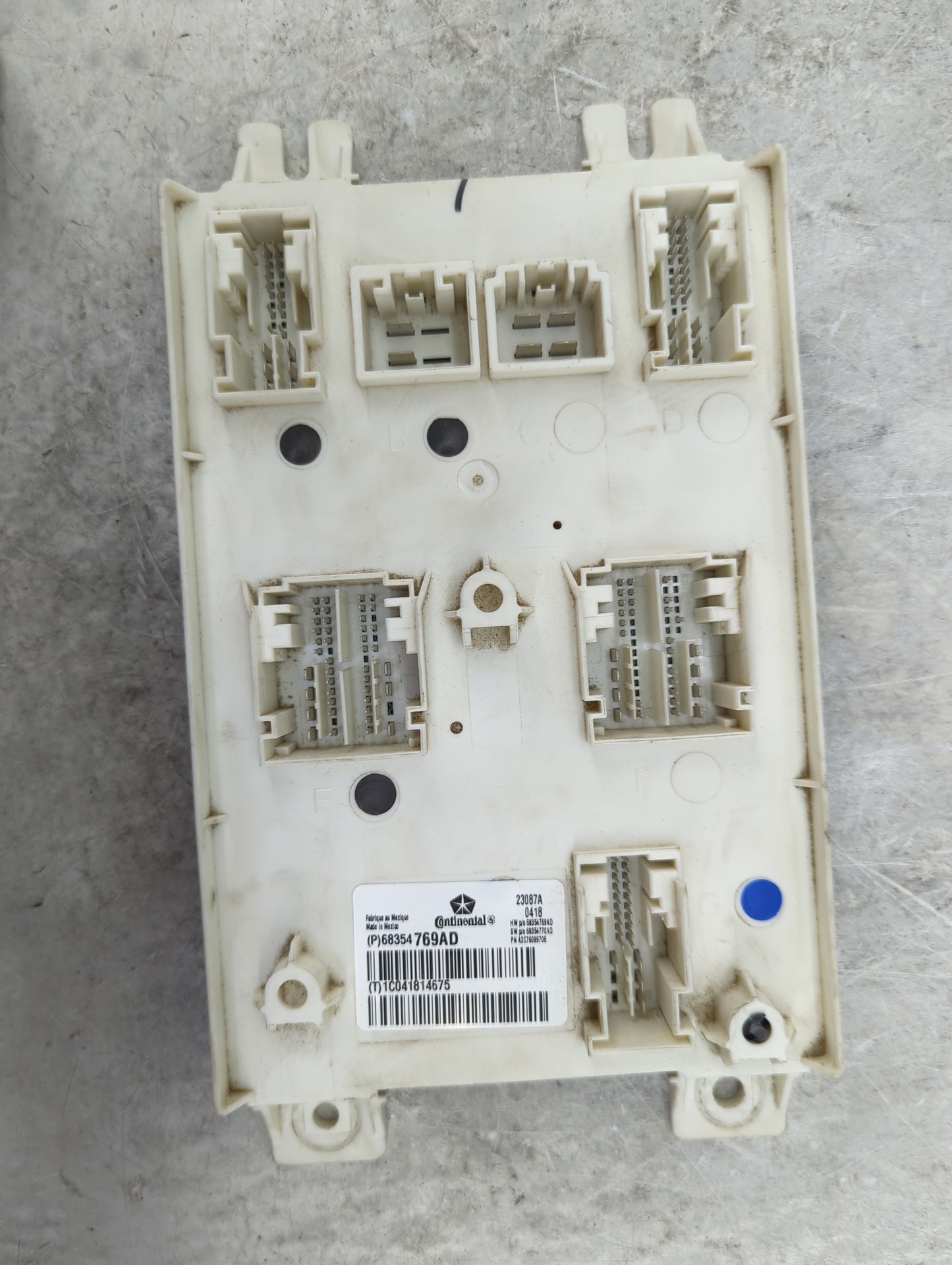 2018 Jeep Grand Cherokee Body Control Module Bcm Inner Cabin Fuse Box - Oemusedautoparts1.com