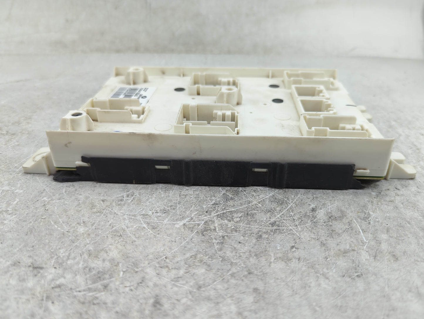 2018 Jeep Grand Cherokee Body Control Module Bcm Inner Cabin Fuse Box - Oemusedautoparts1.com