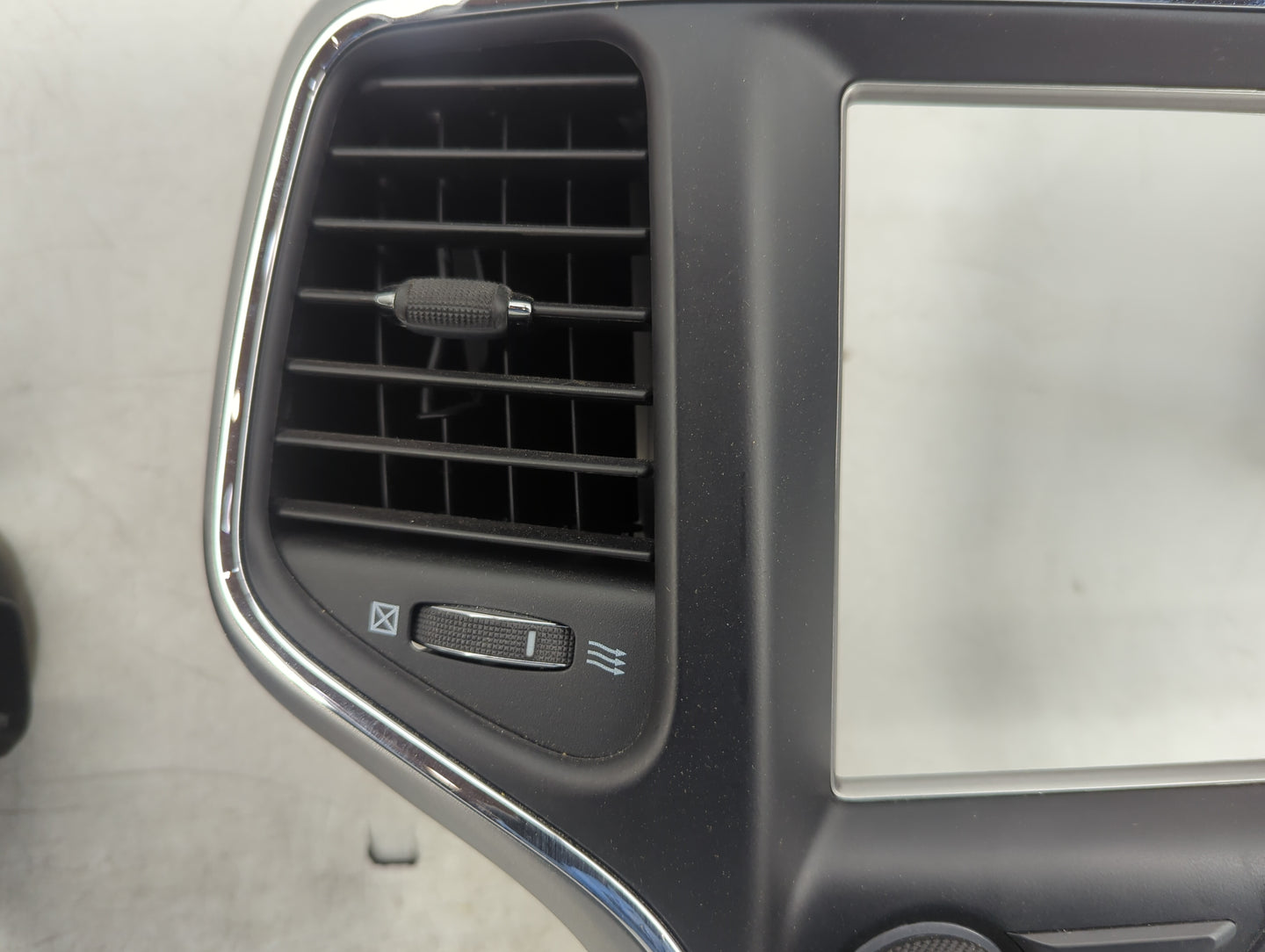 2018 Jeep Grand Cherokee Climate Control Module Temperature AC/Heater Replacement P/N:68333934AA P68333934AA, 73171437 Fits 