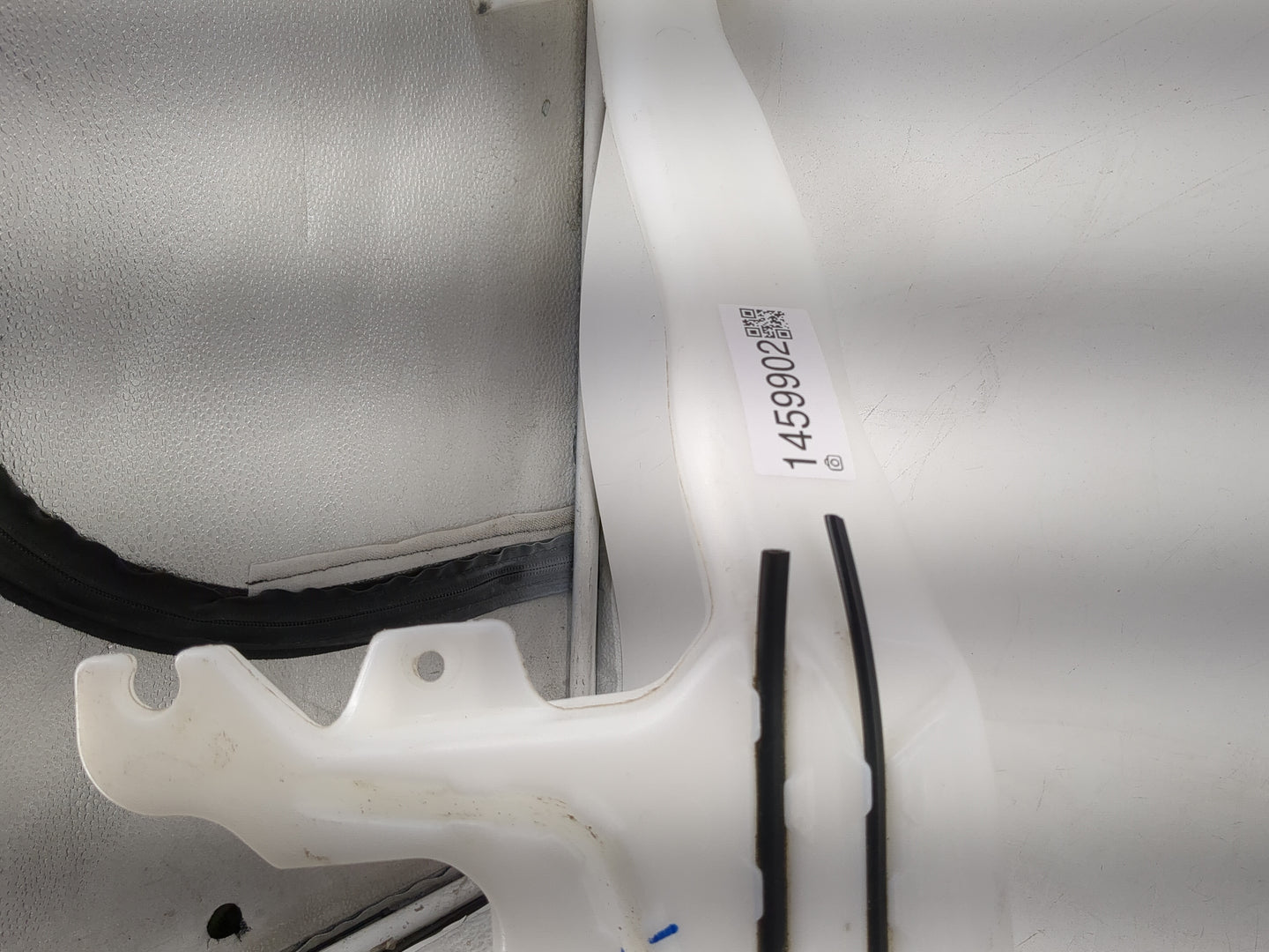 2011 Jeep Grand Cherokee Windshield Washer Fluid Reservoir Bottle Oem - Oemusedautoparts1.com